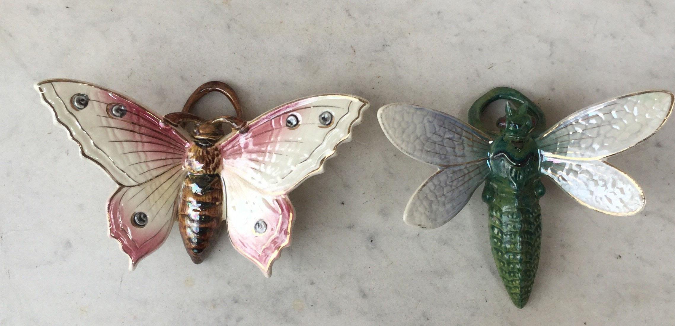 Large Majolica Pink Butterfly Wall Pocket Fives Lille, circa 1900 In Good Condition For Sale In Austin, TX