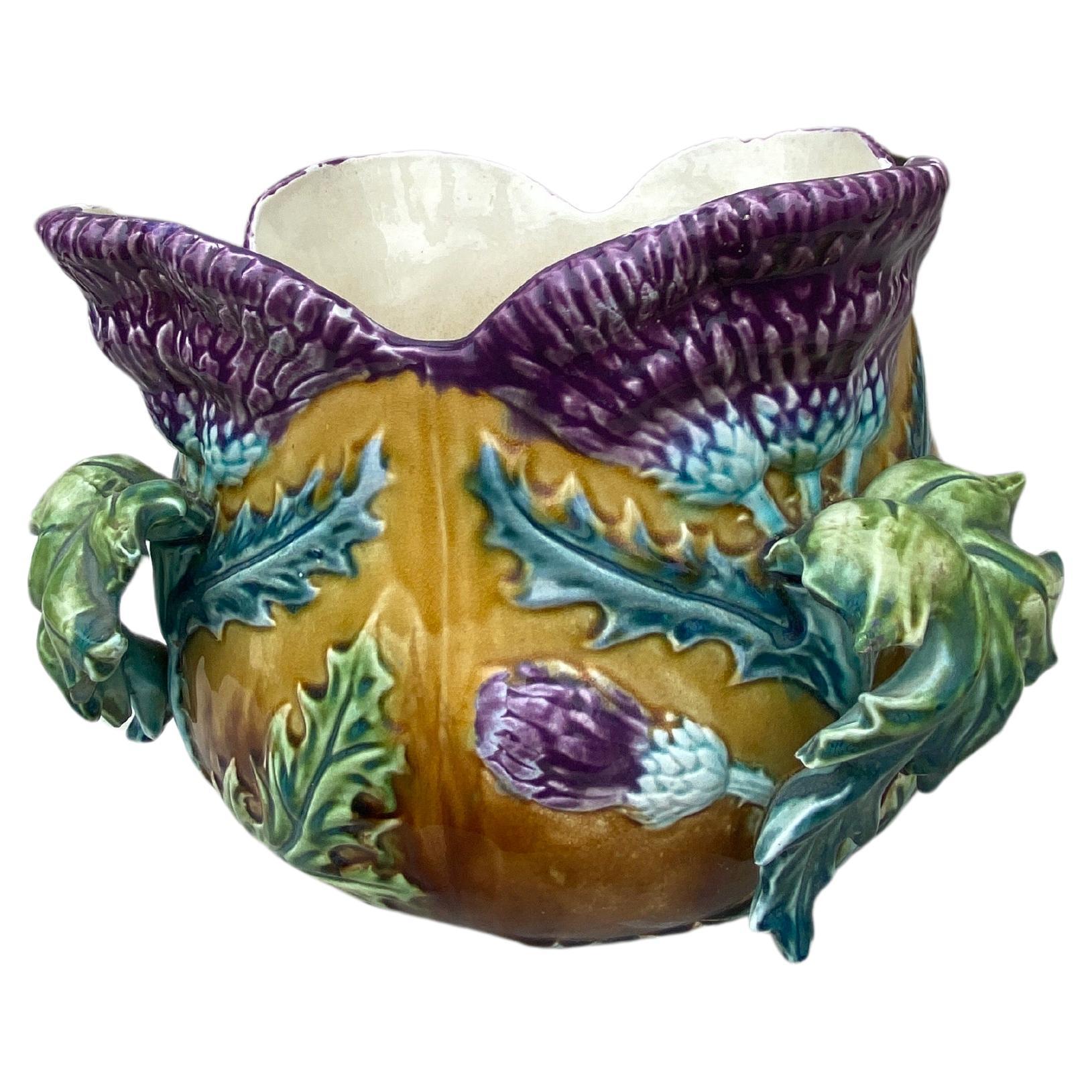 Large Majolica thistle jardinière Onnaing, circa 1880.
Height / 9 inches.
Diameter / 13 inches.
