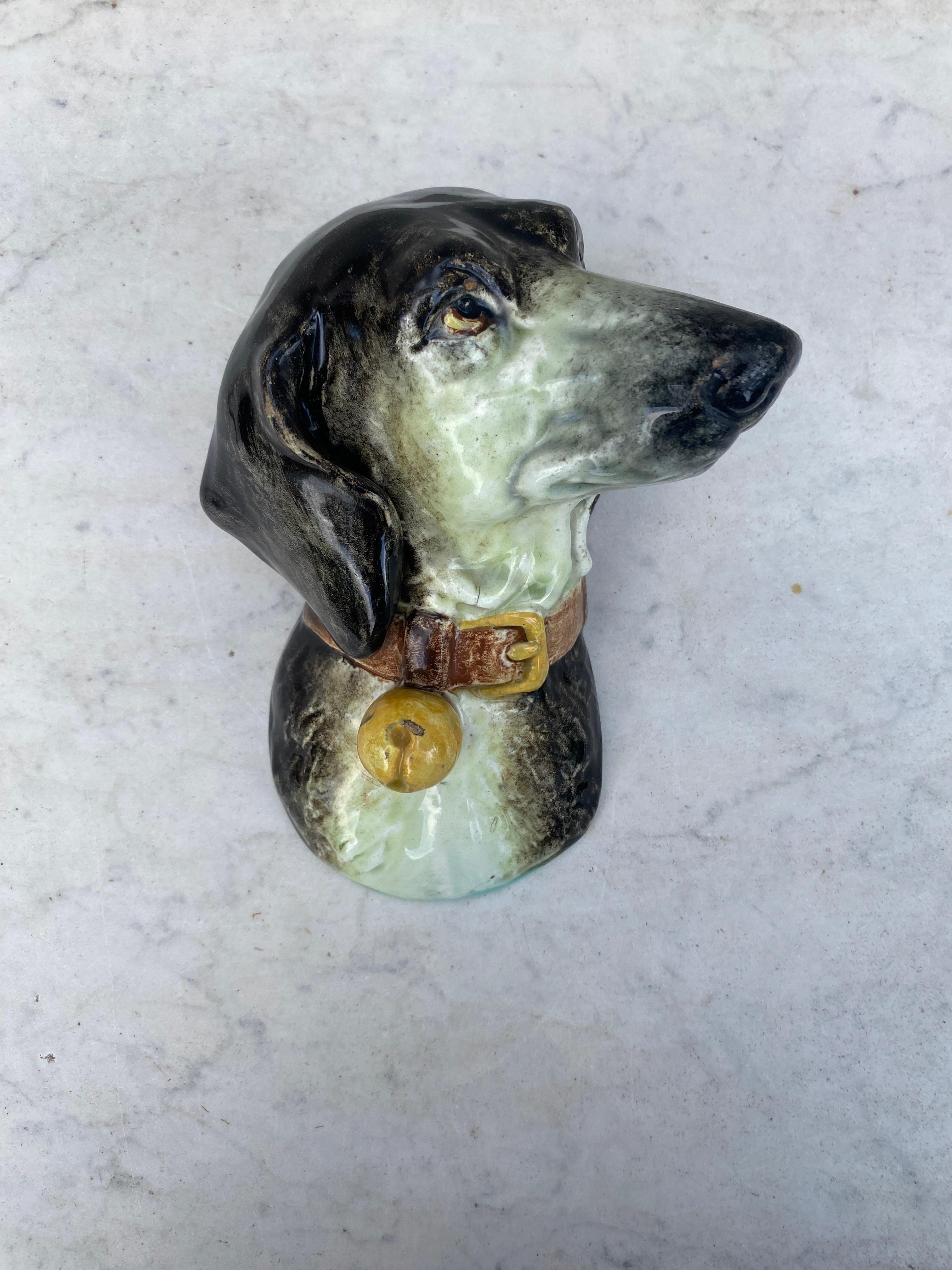 Grande tasca da parete in maiolica con cane Delphin Massier, circa 1890 in vendita 2
