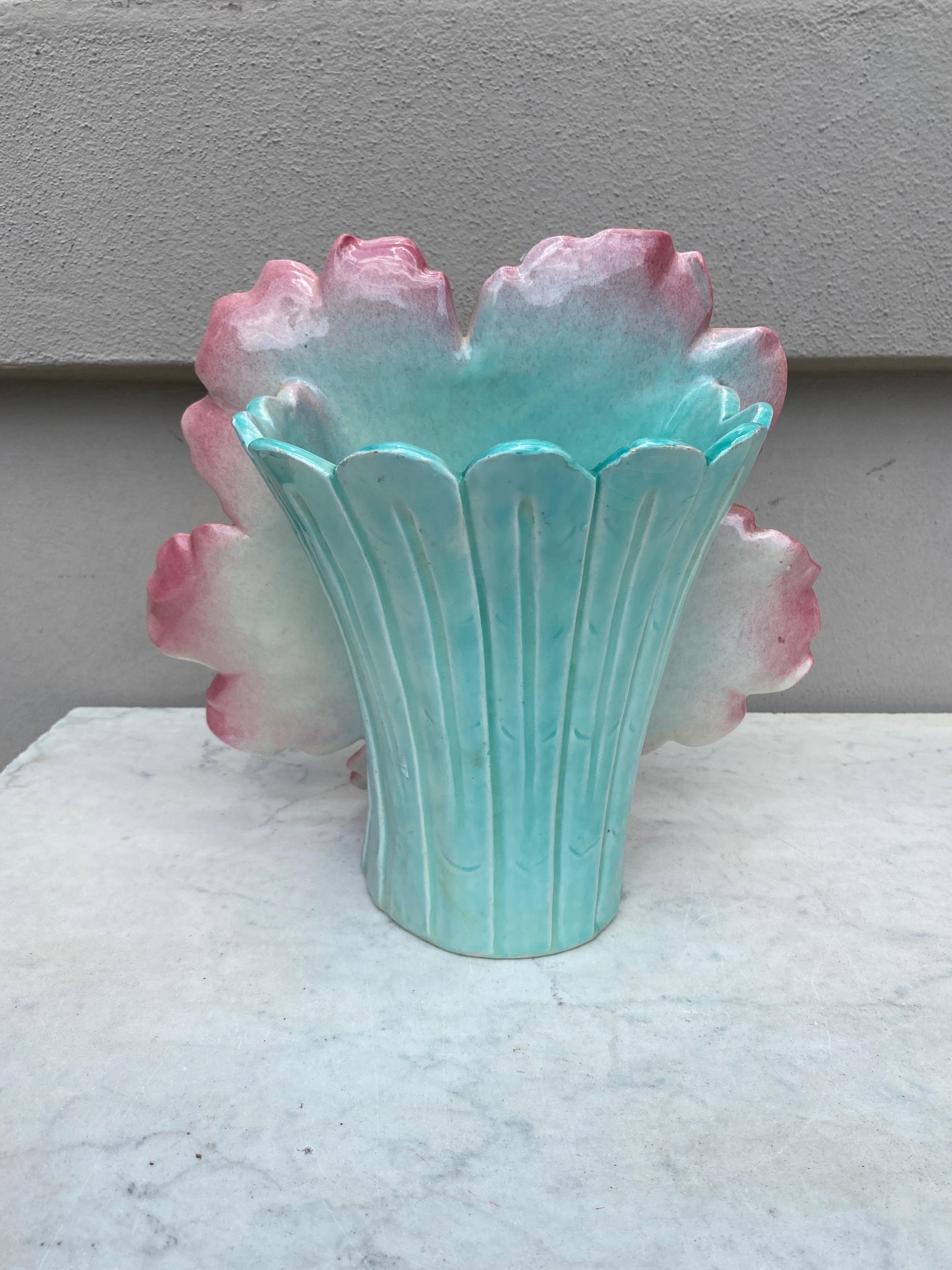 Inizio XX secolo Grande vaso di maiolica a forma di rosa selvatica Jerome Massier, circa 1900 in vendita