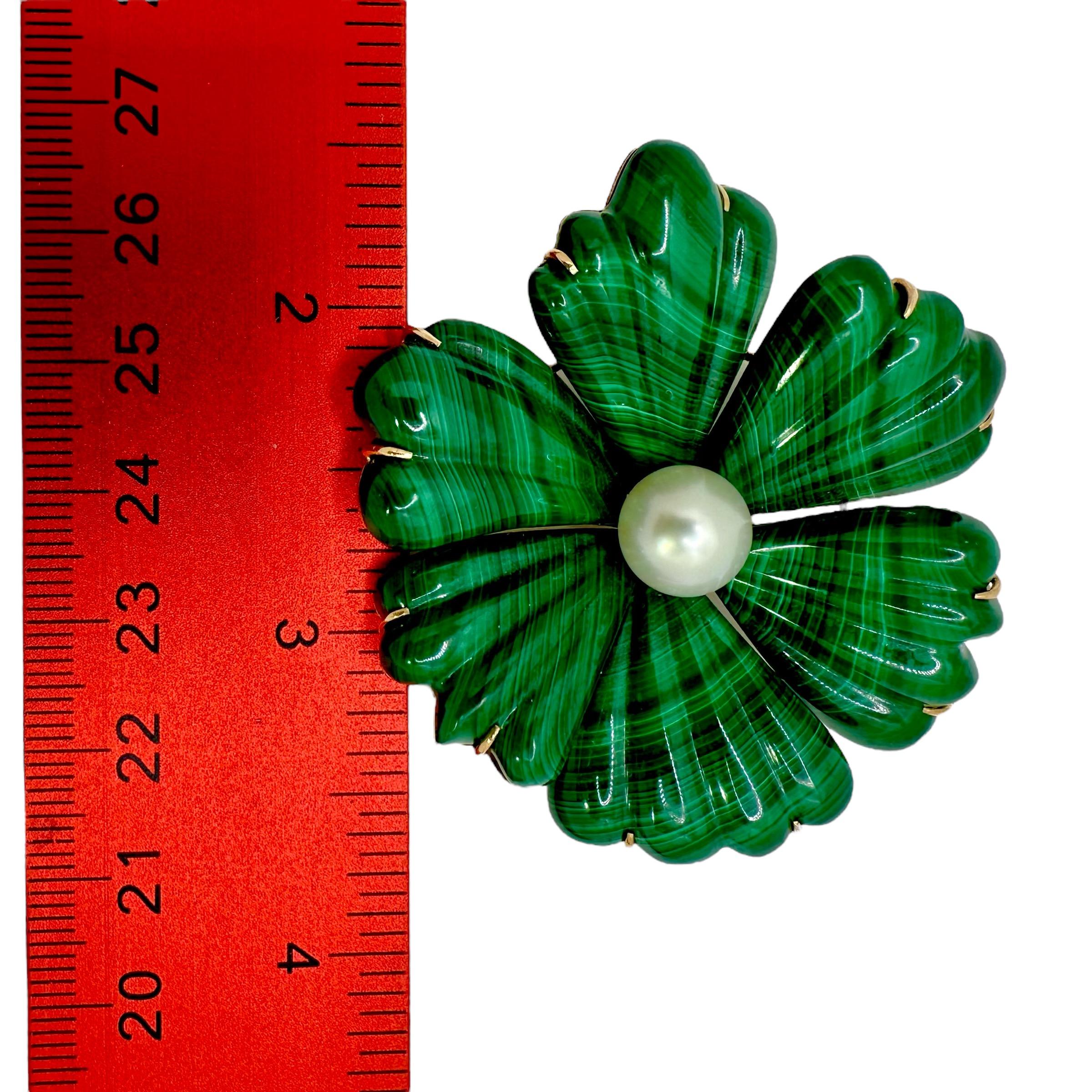 Grand pendentif fleur en malachite avec centre perlé en or jaune 14 carats en vente 5