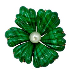 Großer Malachit-Blumenanhänger mit Perlen in der Mitte aus 14K Gelbgold
