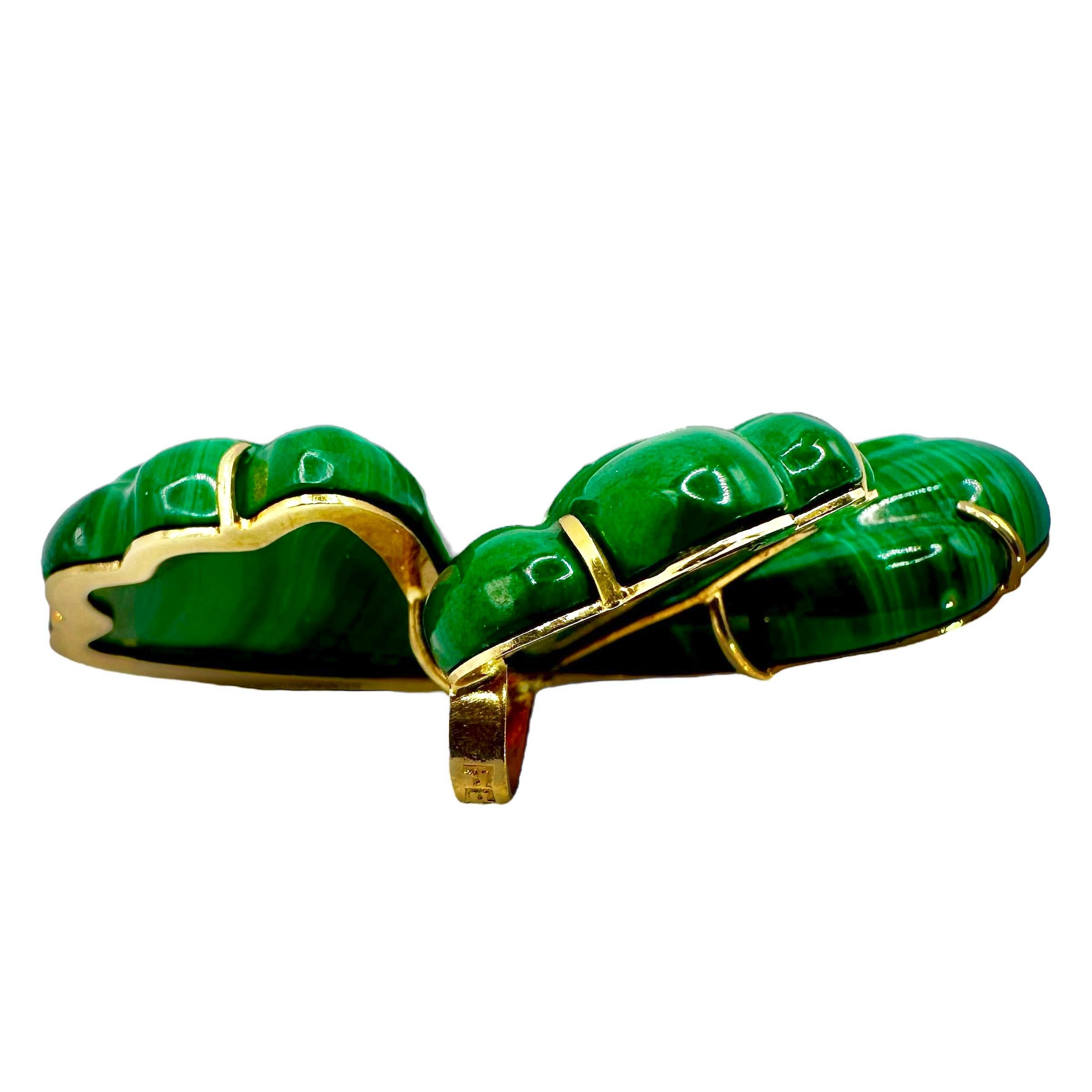 Grand pendentif fleur en malachite avec centre perlé en or jaune 14 carats en vente 2