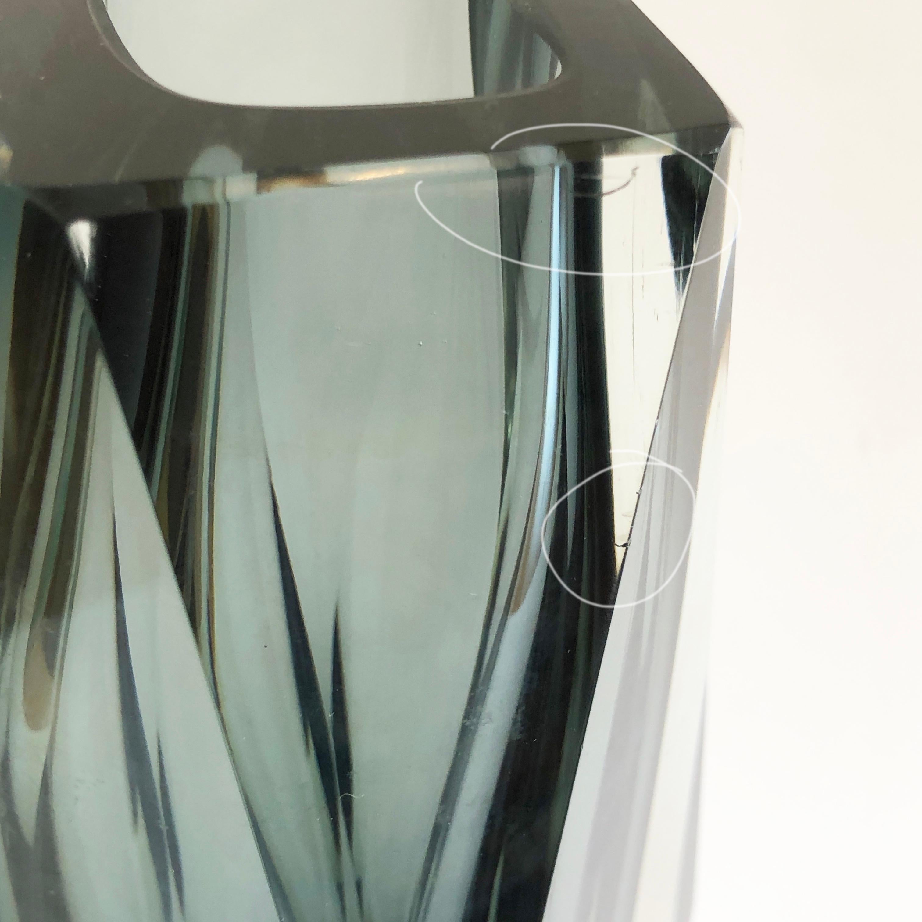 Large Mandruzzato Murano Sommerso Smoked Grey Clear Faceted Art Glass Vase In Good Condition In Andernach, DE