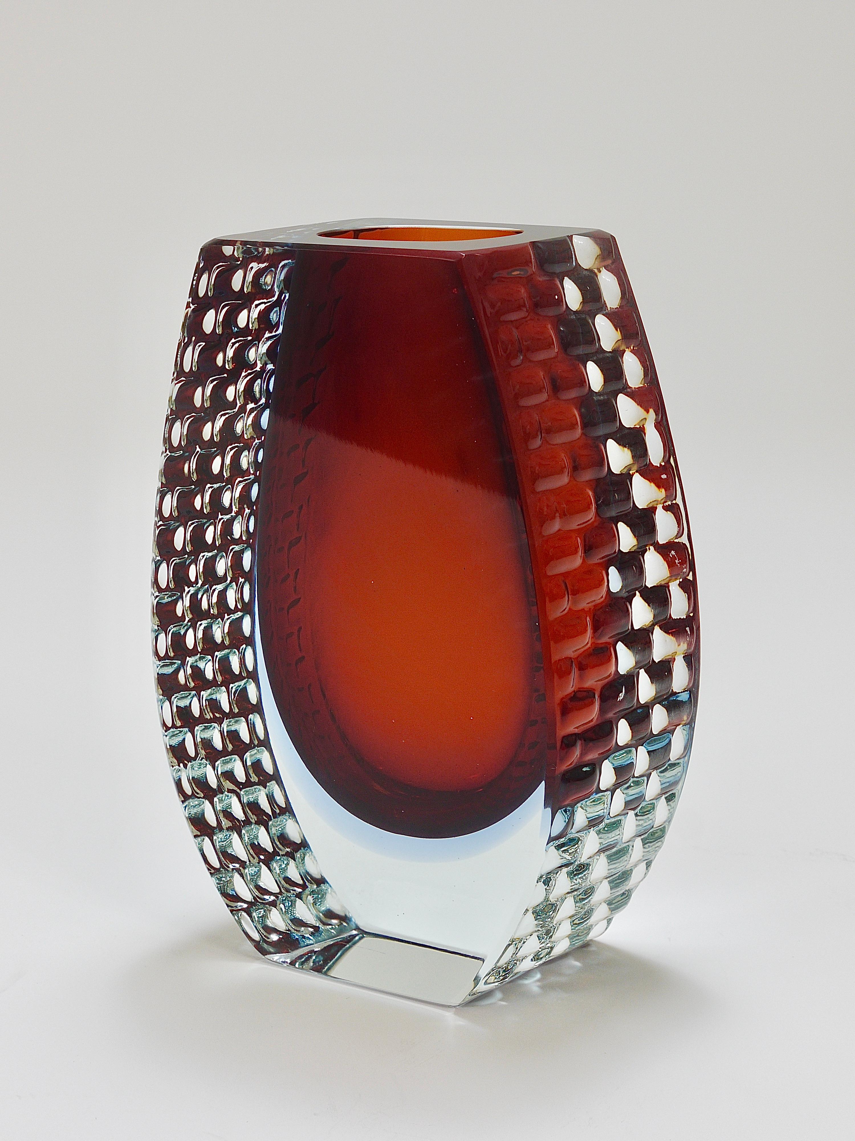 Large Mandruzzato Sommerso Murano Textured Facetted Art Glass Vase, Italy, 1970s For Sale 5