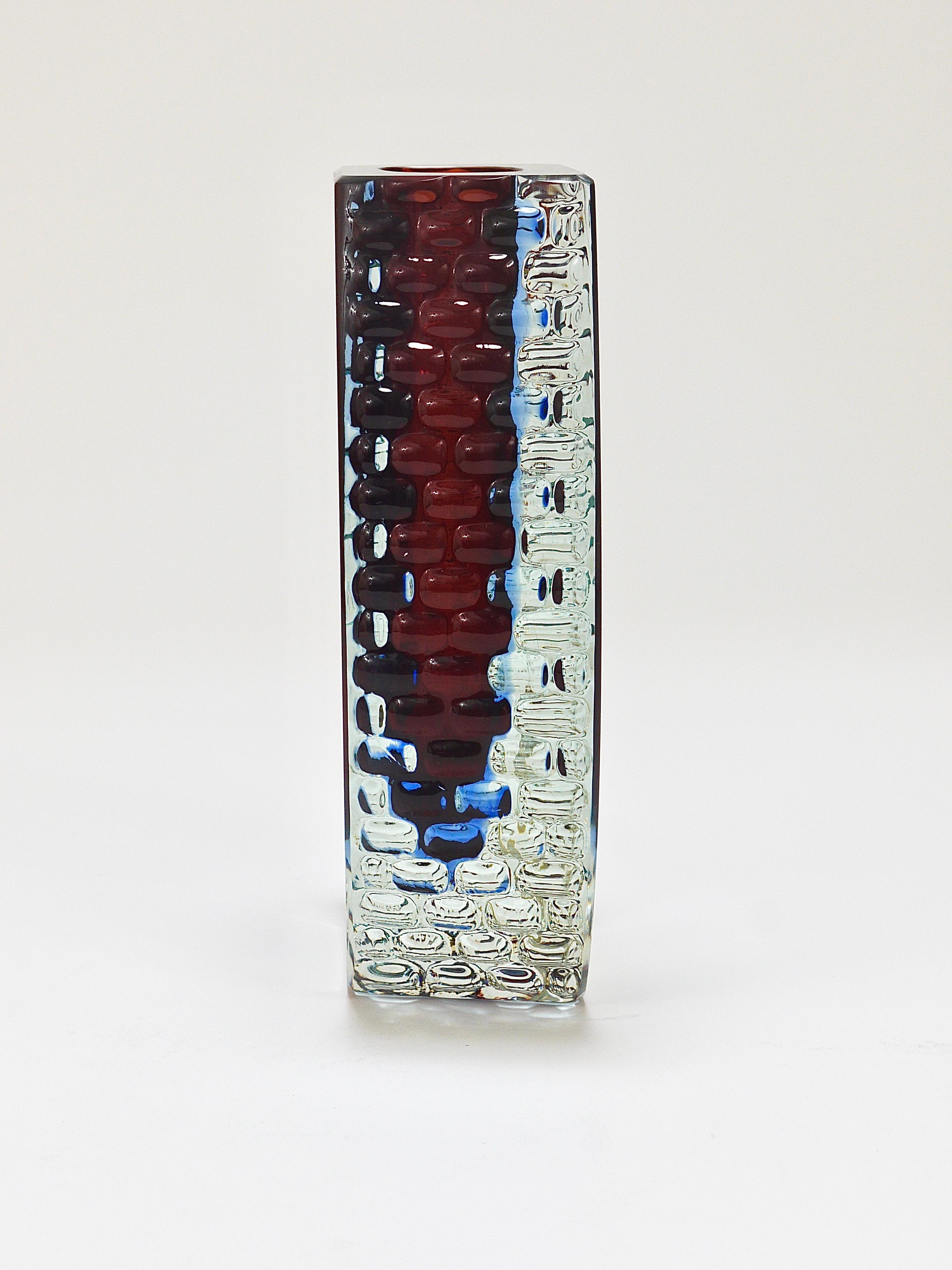 Große Mandruzzato Sommerso Murano Vase aus strukturiertem facettiertem Kunstglas, Italien, 1970er Jahre im Angebot 6