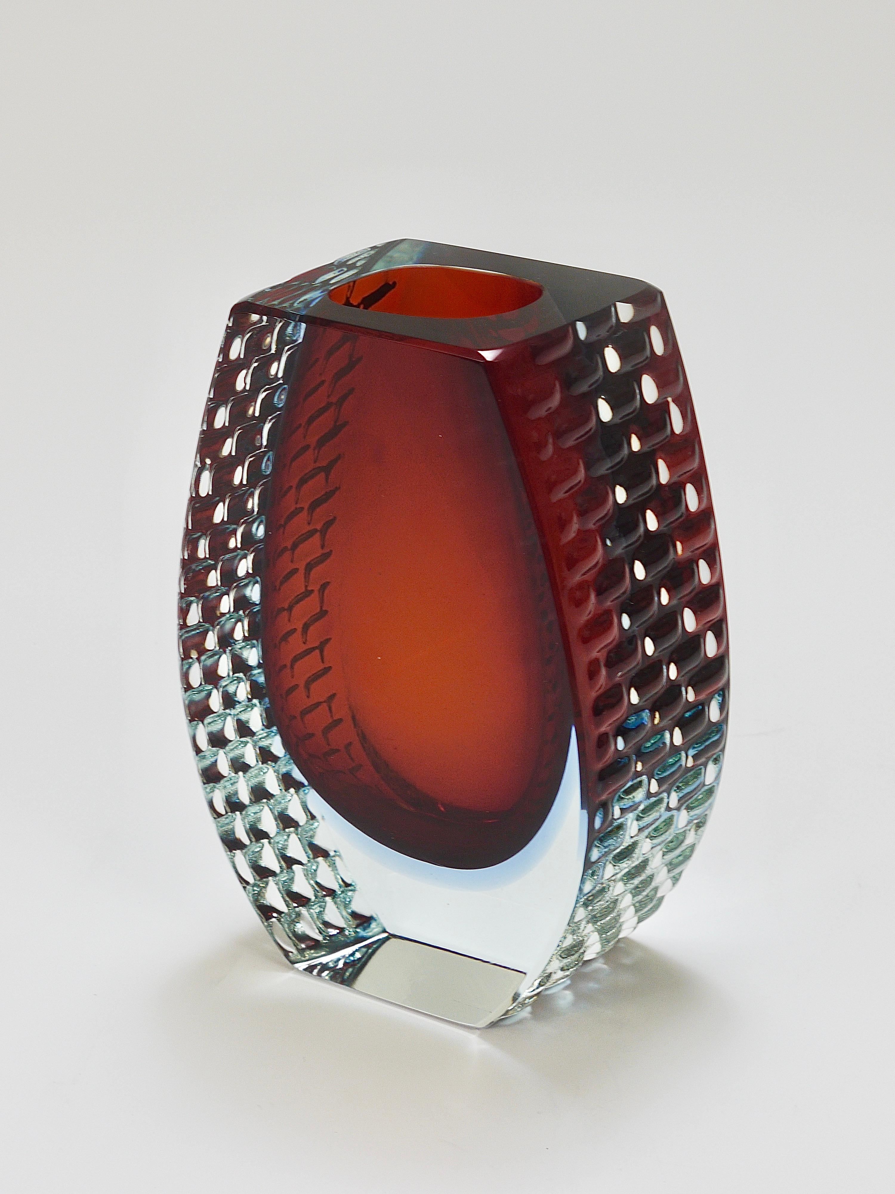 Large Mandruzzato Sommerso Murano Textured Facetted Art Glass Vase, Italy, 1970s For Sale 11