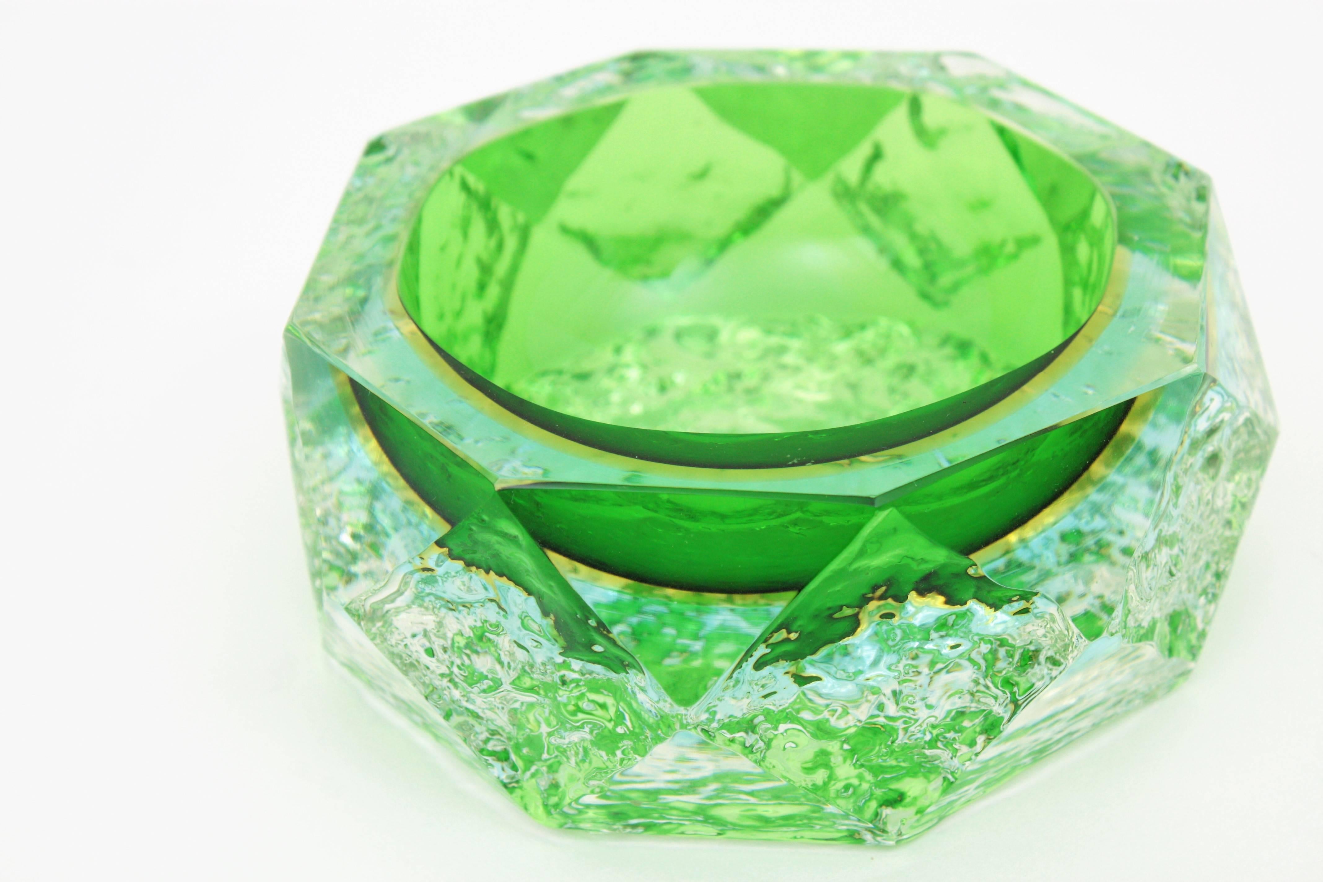 Mandruzzato Murano Ice Glass Faceted Sommerso Green Blue Yellow Art Glass Bowl In Excellent Condition In Barcelona, ES