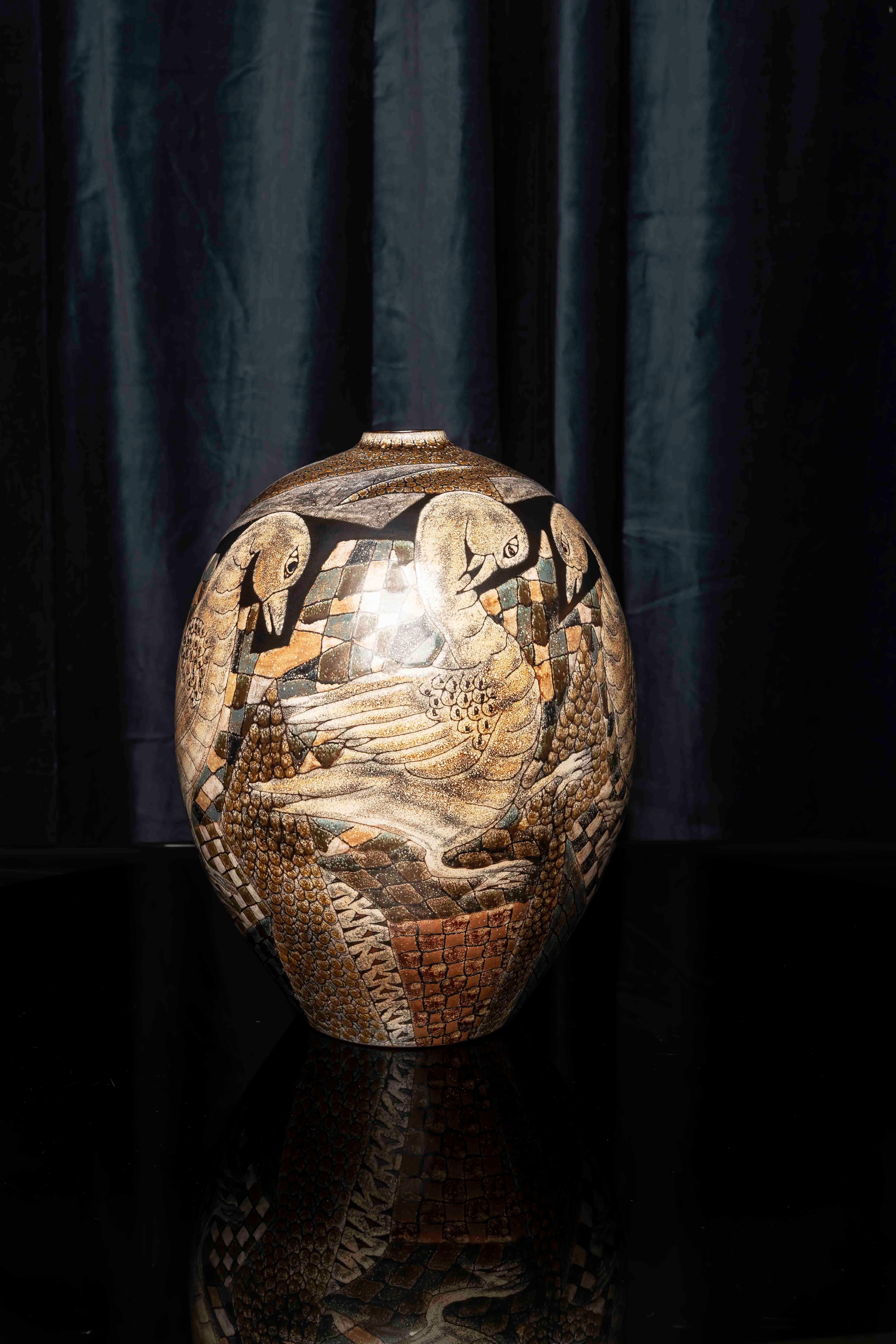 Grand vase décoratif en céramique de Manuel Millet avec oiseaux, 1988 en vente 2
