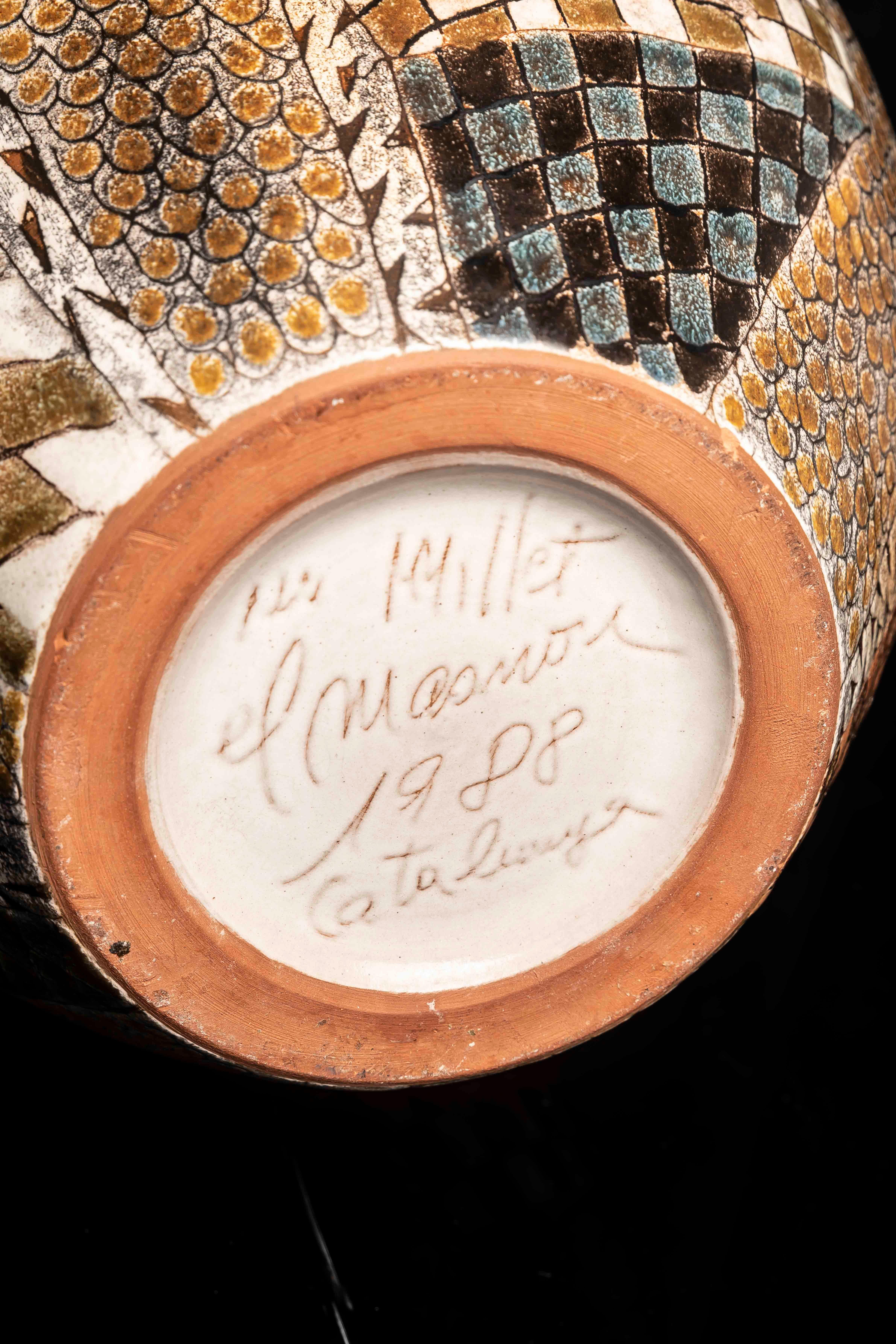 Art déco Grand vase décoratif en céramique de Manuel Millet avec oiseaux, 1988 en vente