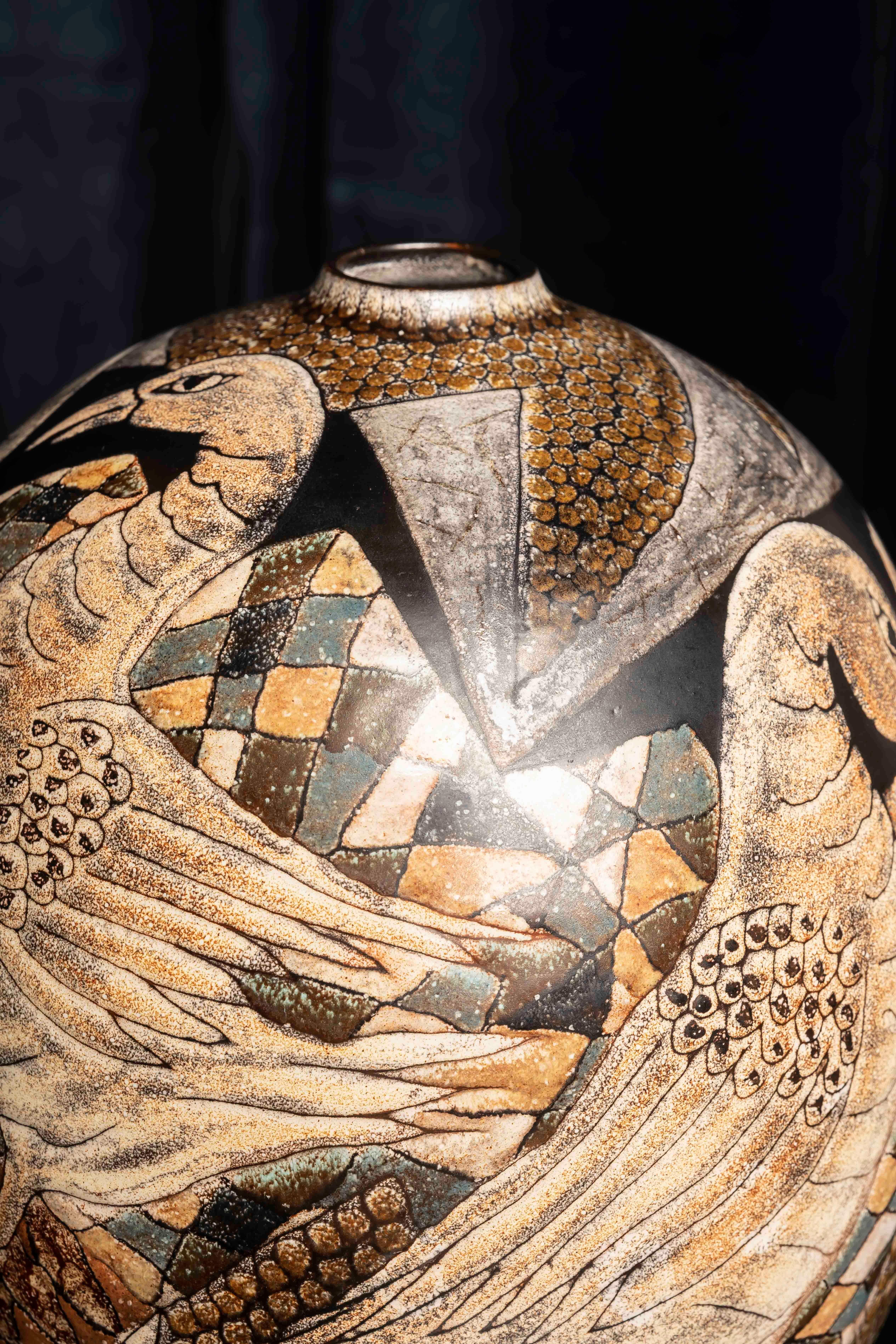 Espagnol Grand vase décoratif en céramique de Manuel Millet avec oiseaux, 1988 en vente