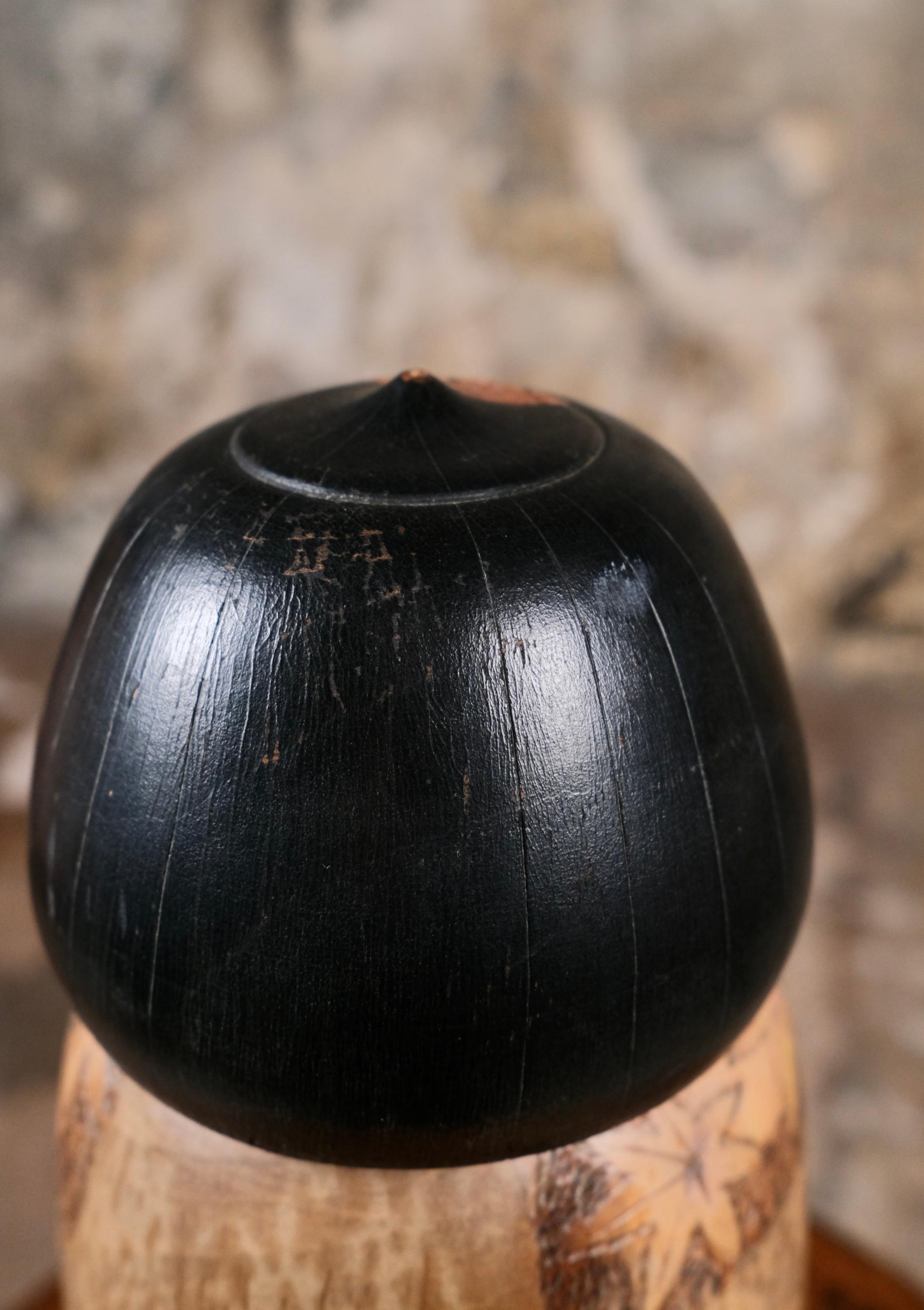 Large Maple Leaves Kokeshi by Inosuke Kobayashi, 1970s, Japan For Sale 3