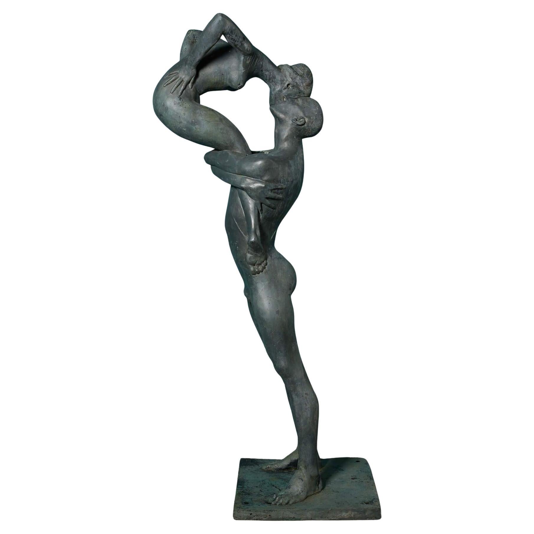 Grande maquette di scultura di "Close Affection" di John W. Mills
