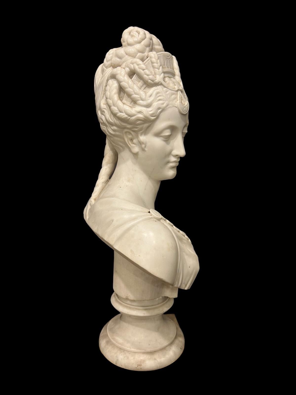 XIXe siècle Grand buste de marbre  Diane de Poitiers, 19e siècle. en vente