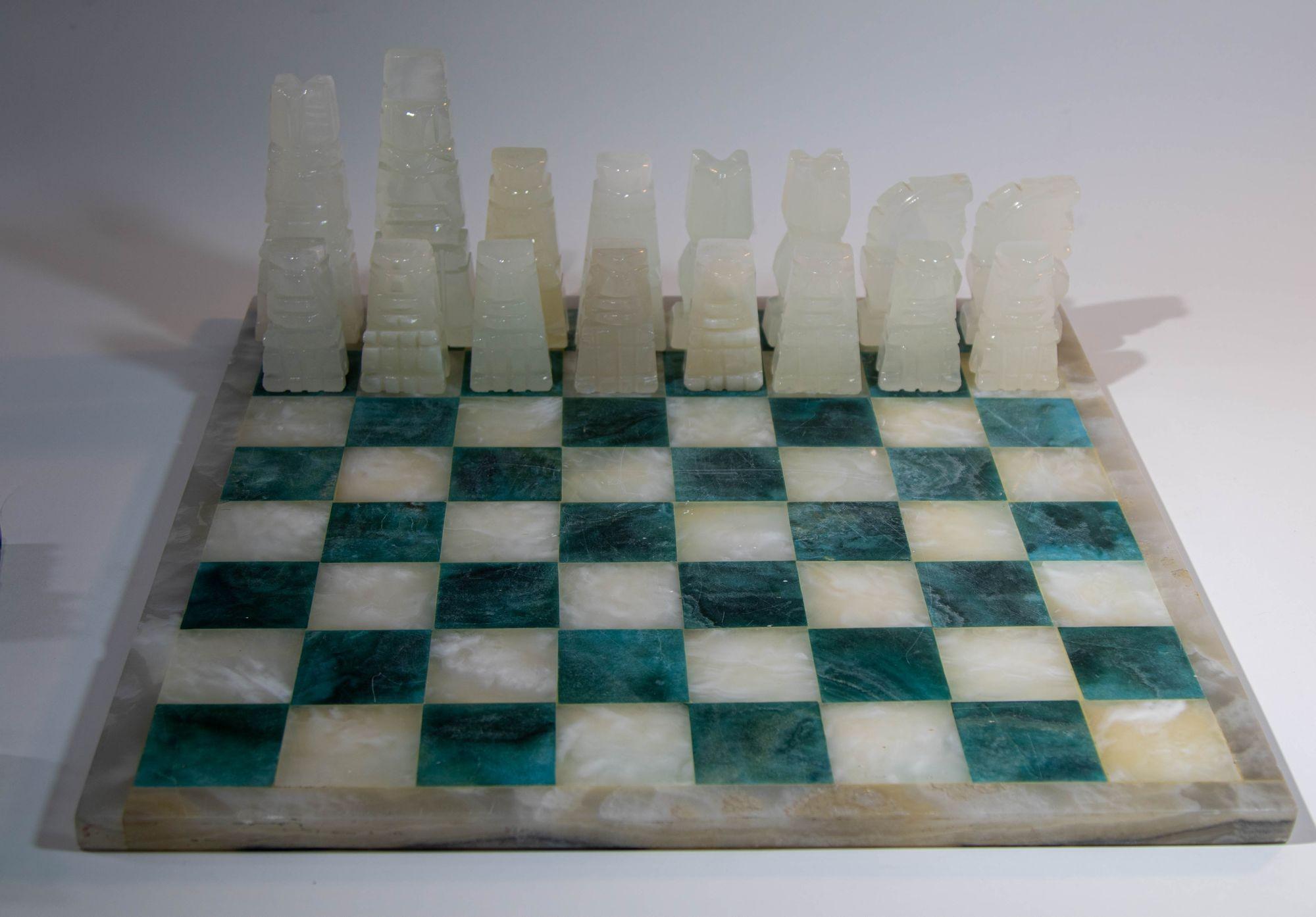 Malachite Large Marble Chess Set with Hand-carved Emerald Green Onyx Pieces 1950's For Sale