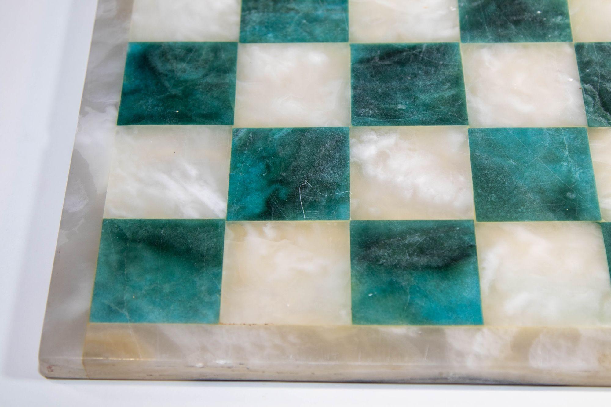 Large Marble Chess Set with Hand-carved Emerald Green Onyx Pieces 1950's For Sale 4