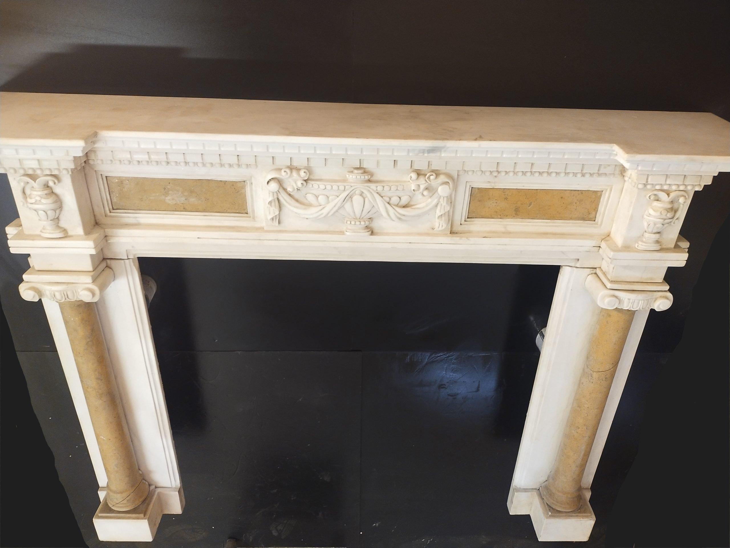 Large marble fireplace In Good Condition For Sale In Rome, IT
