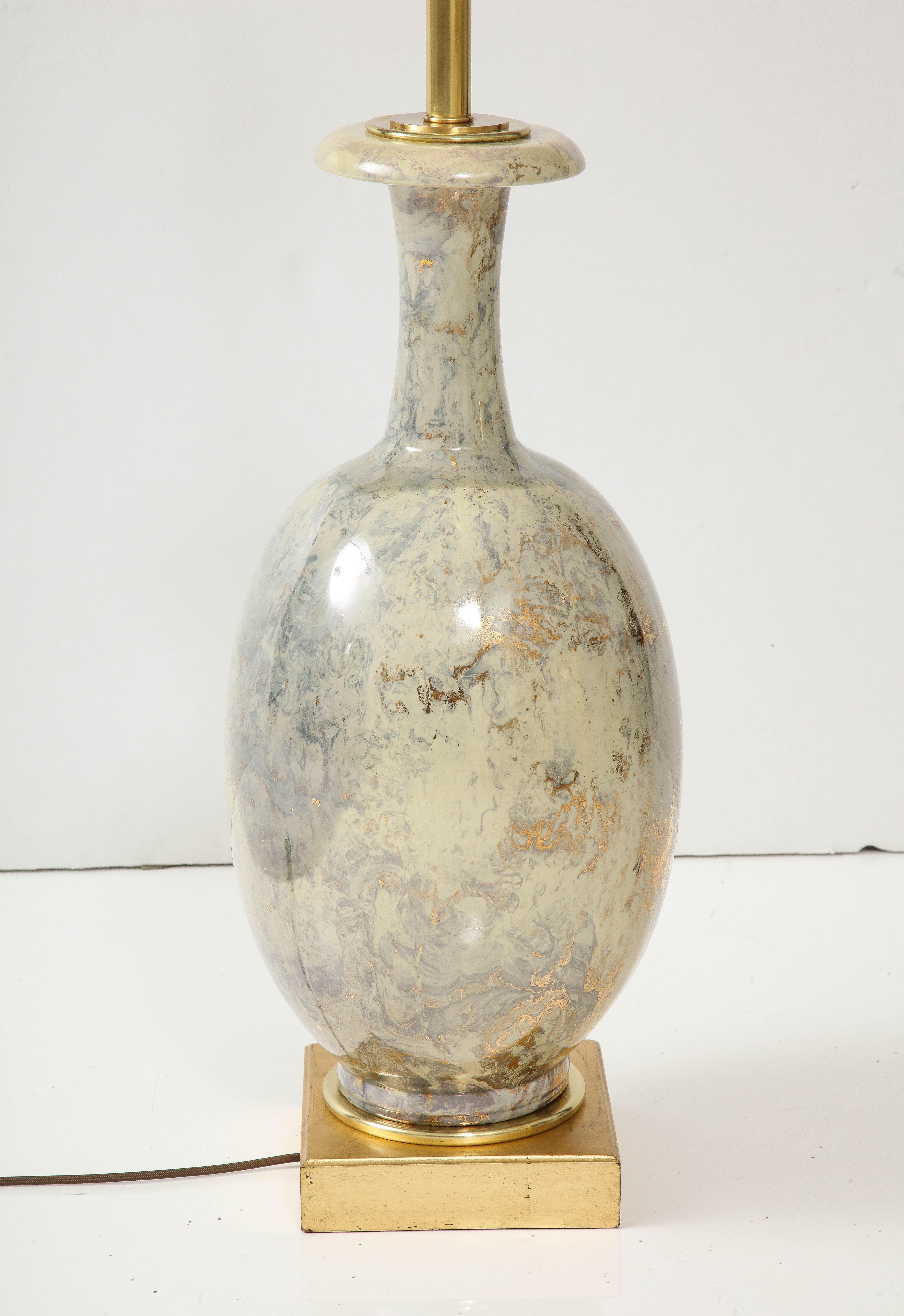 Große glasierte Keramiklampe aus Marmor von Marbro Lamp Company. im Angebot 2