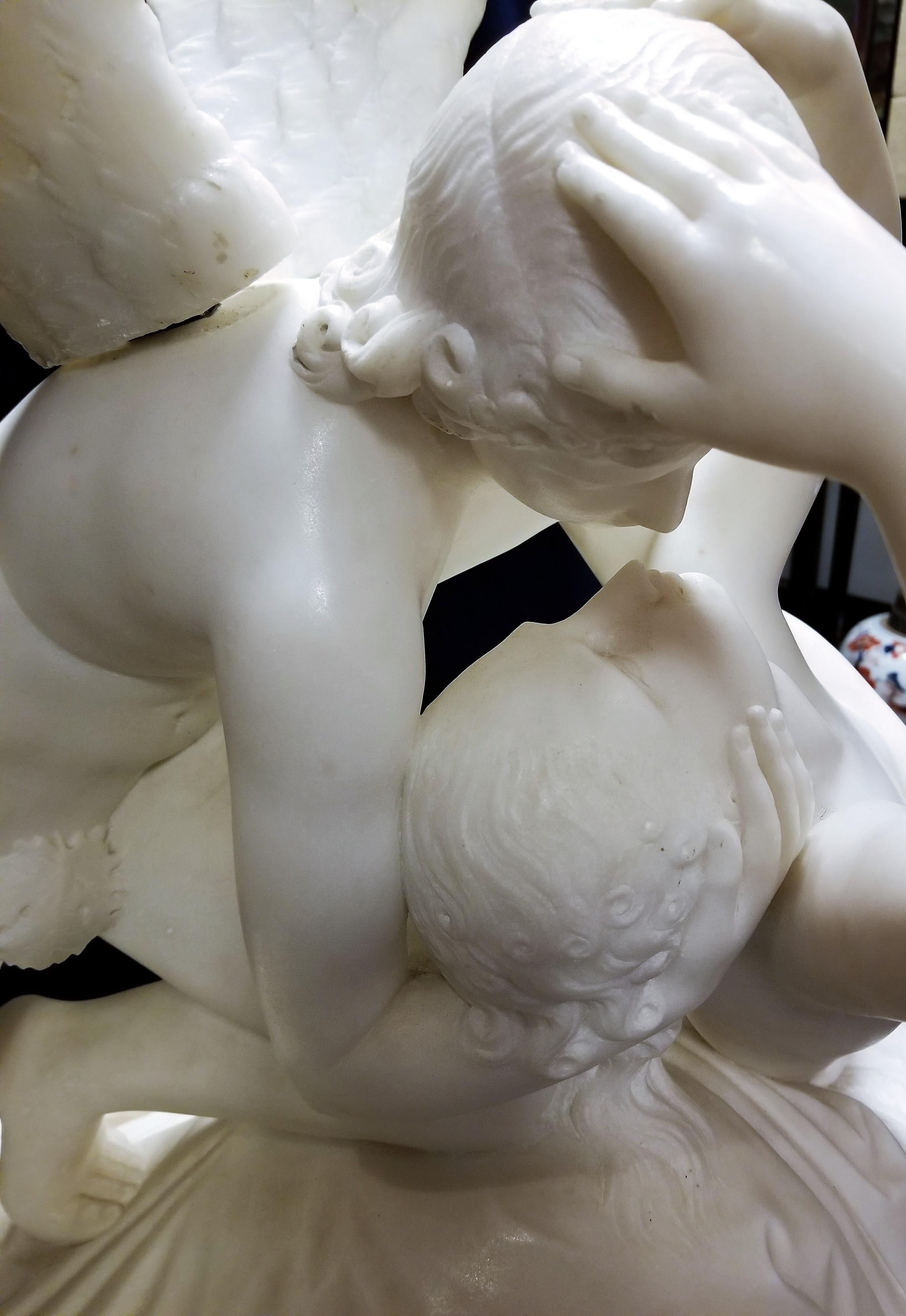 Sculpté à la main Grand groupe de marbres de « Cupidon et Psyché » d'après A. Canova, Signé C. Lapini en vente