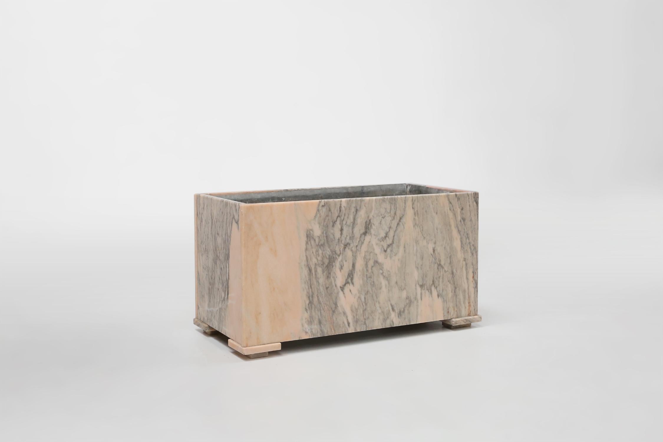 Large marble planter in pink marble, Belgium ca. 1980 For Sale 4