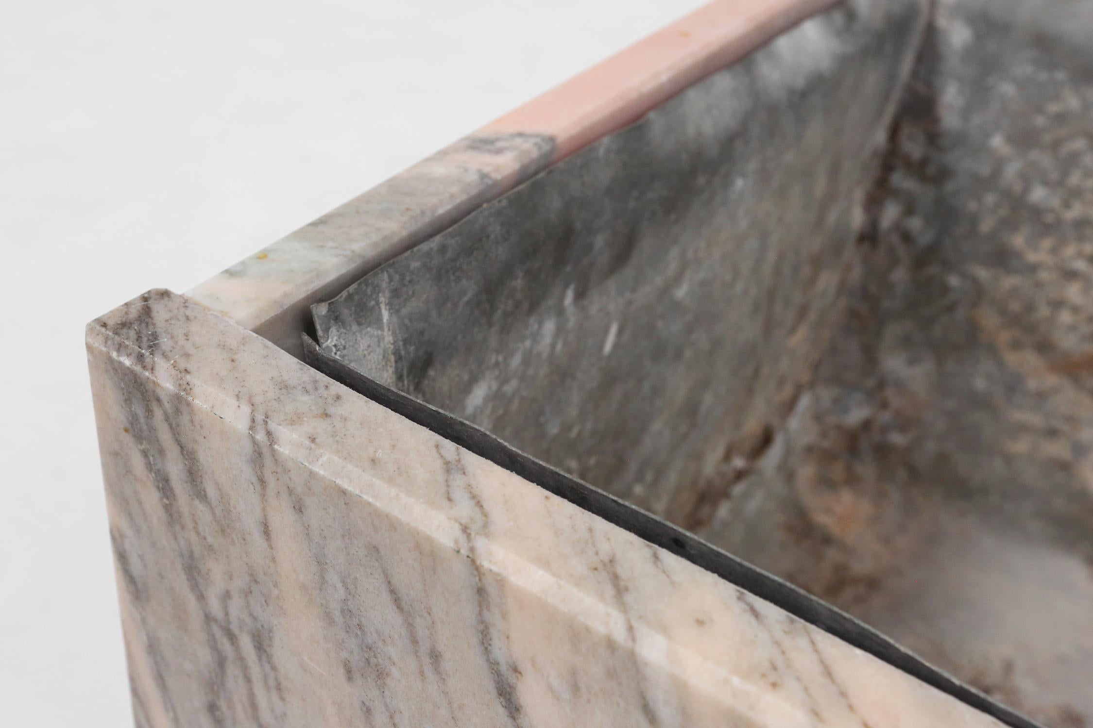 Large marble planter in pink marble, Belgium ca. 1980 For Sale 6