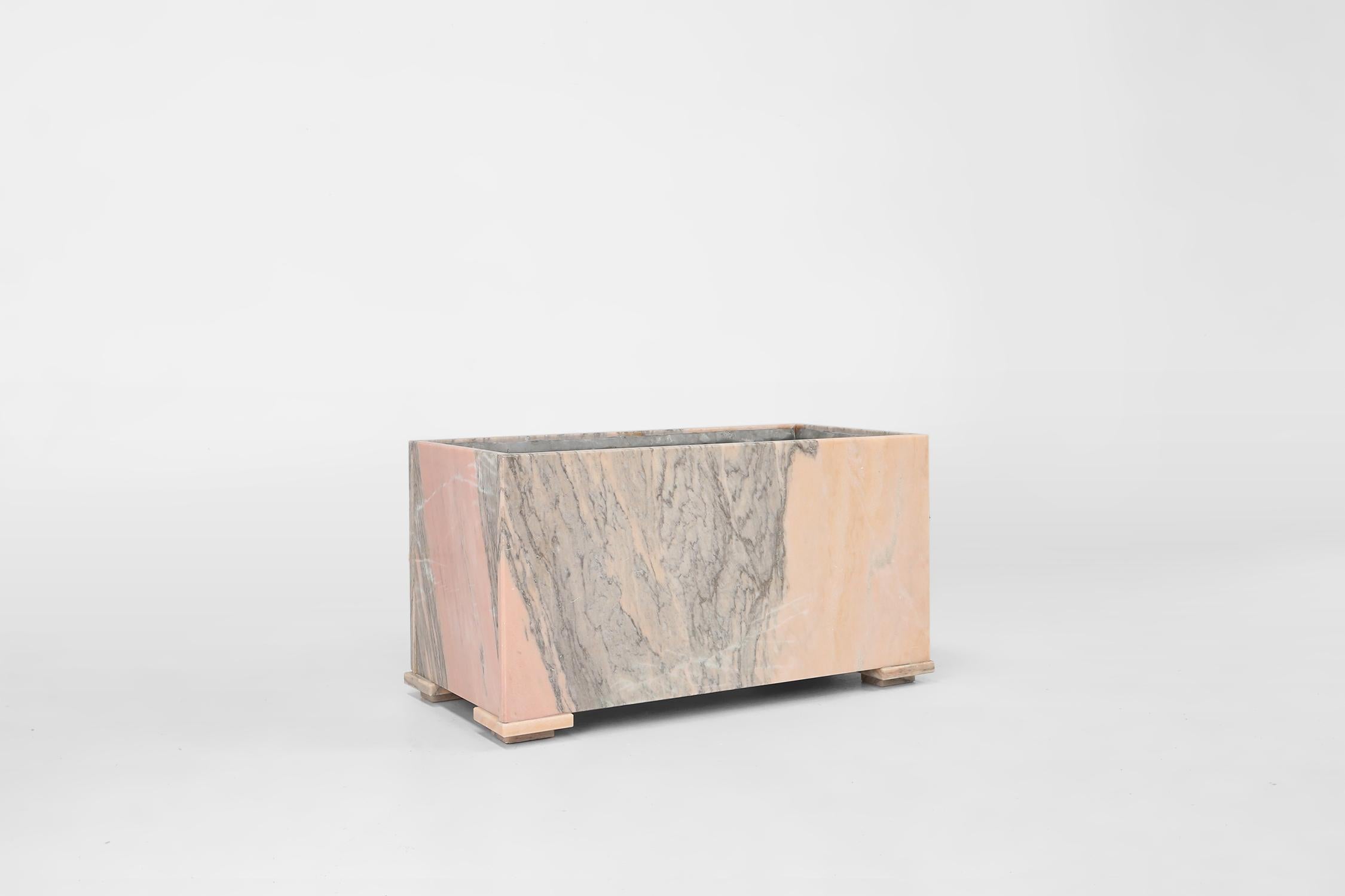 Belgian Large marble planter in pink marble, Belgium ca. 1980 For Sale