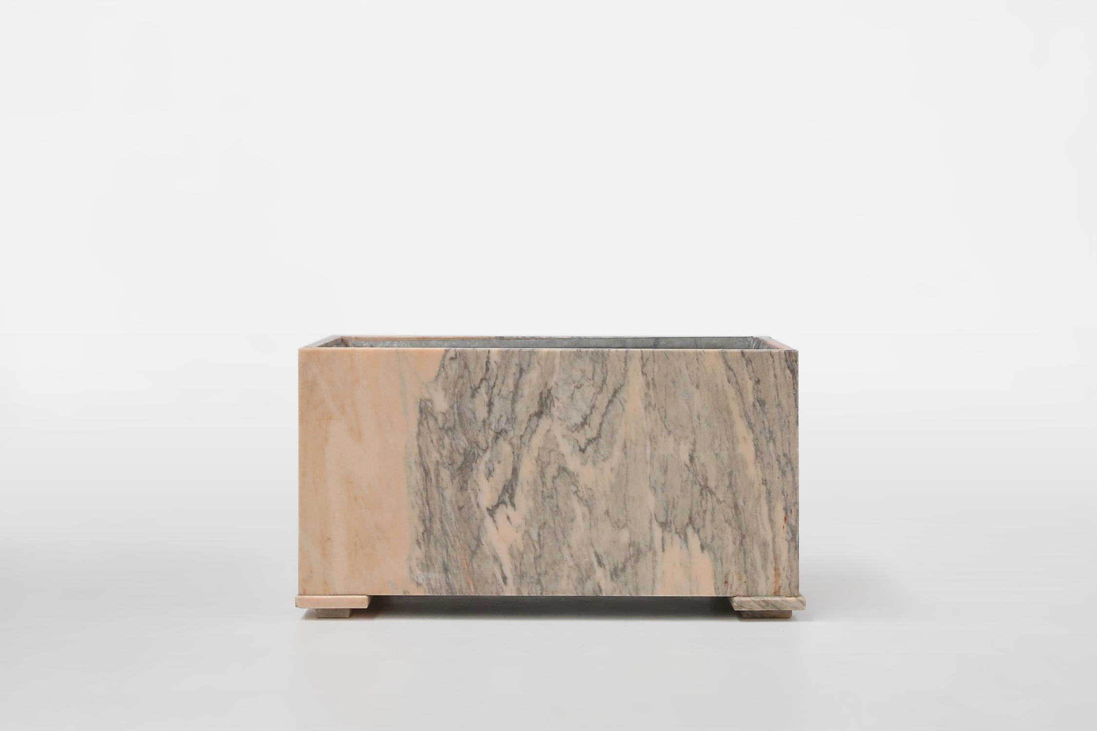 Large marble planter in pink marble, Belgium ca. 1980 For Sale 2