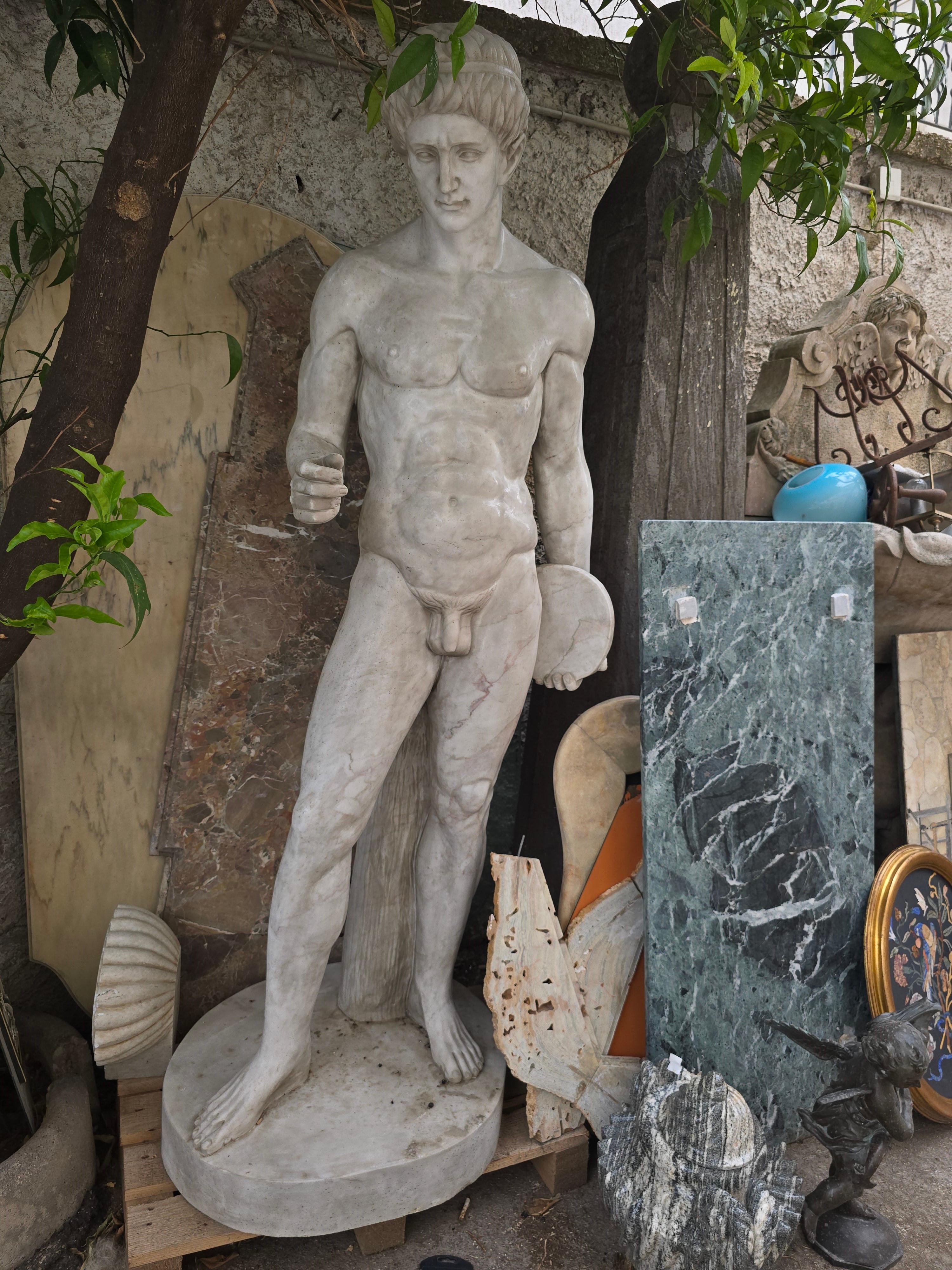 Große Marmorskulptur des Discobolus, Italien, 1970er Jahre (Ende des 20. Jahrhunderts) im Angebot