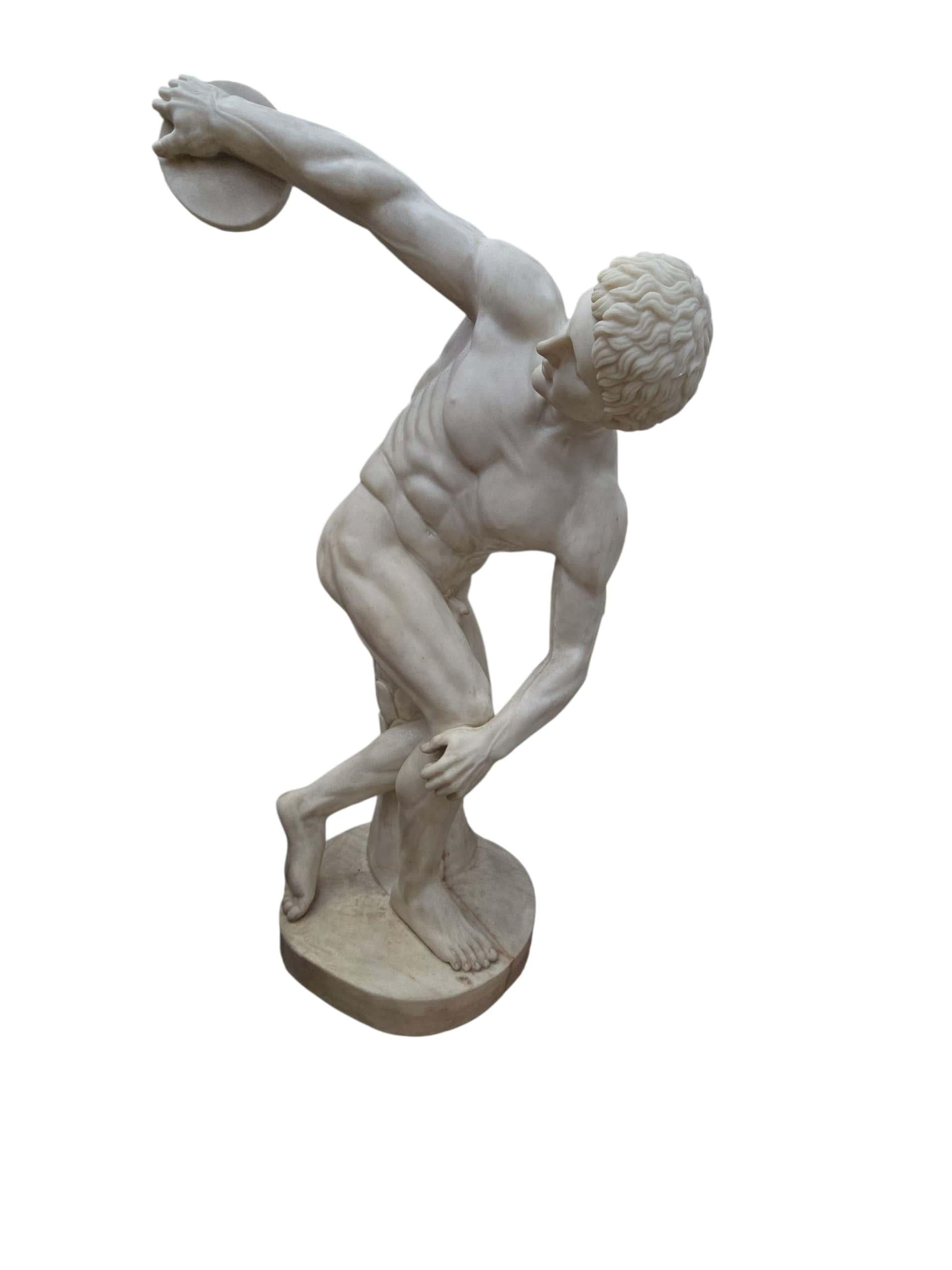 Gran escultura de mármol del Discóbolo, Italia, años 70 en venta 2