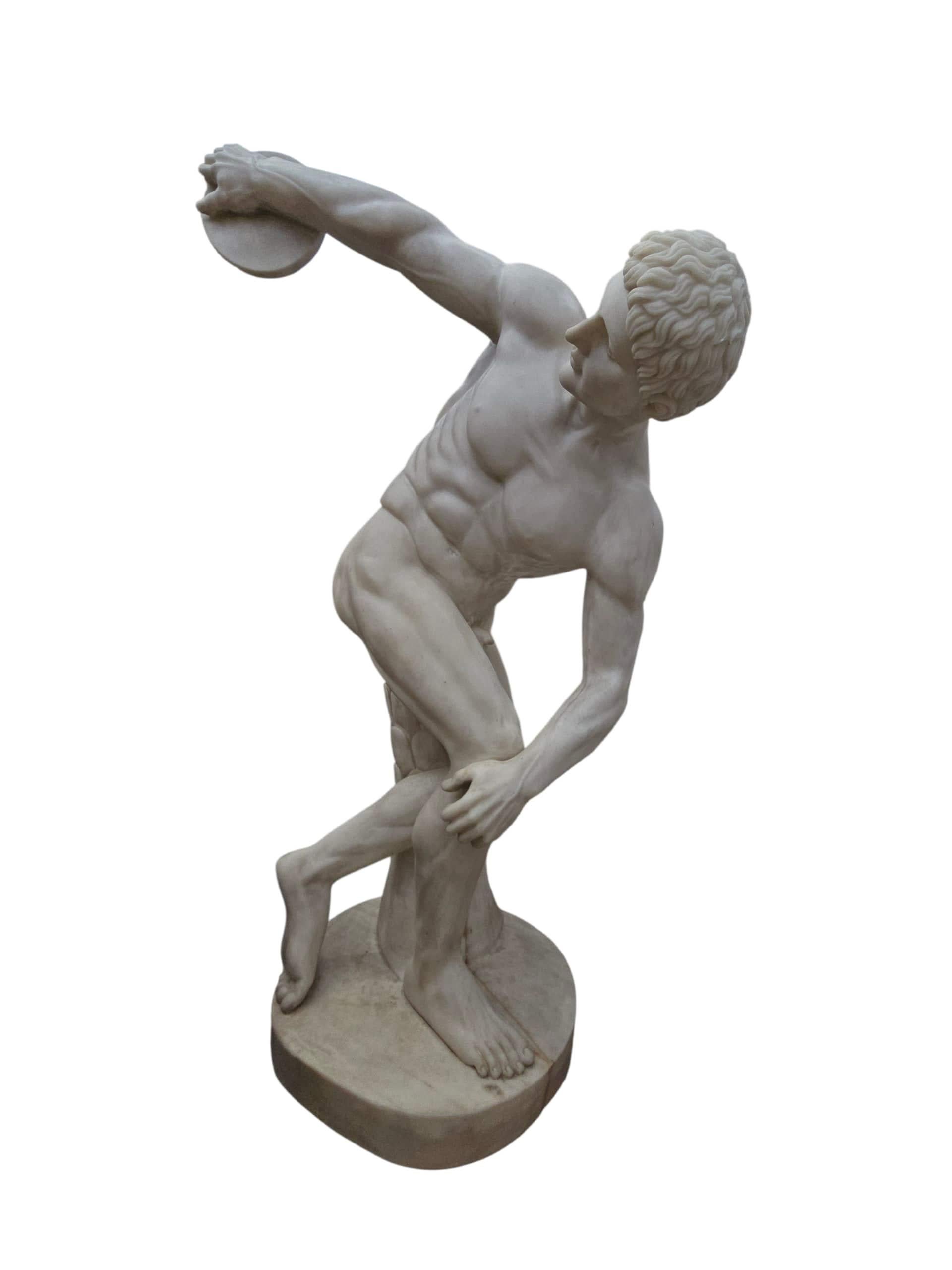 Gran escultura de mármol del Discóbolo, Italia, años 70 en venta 3