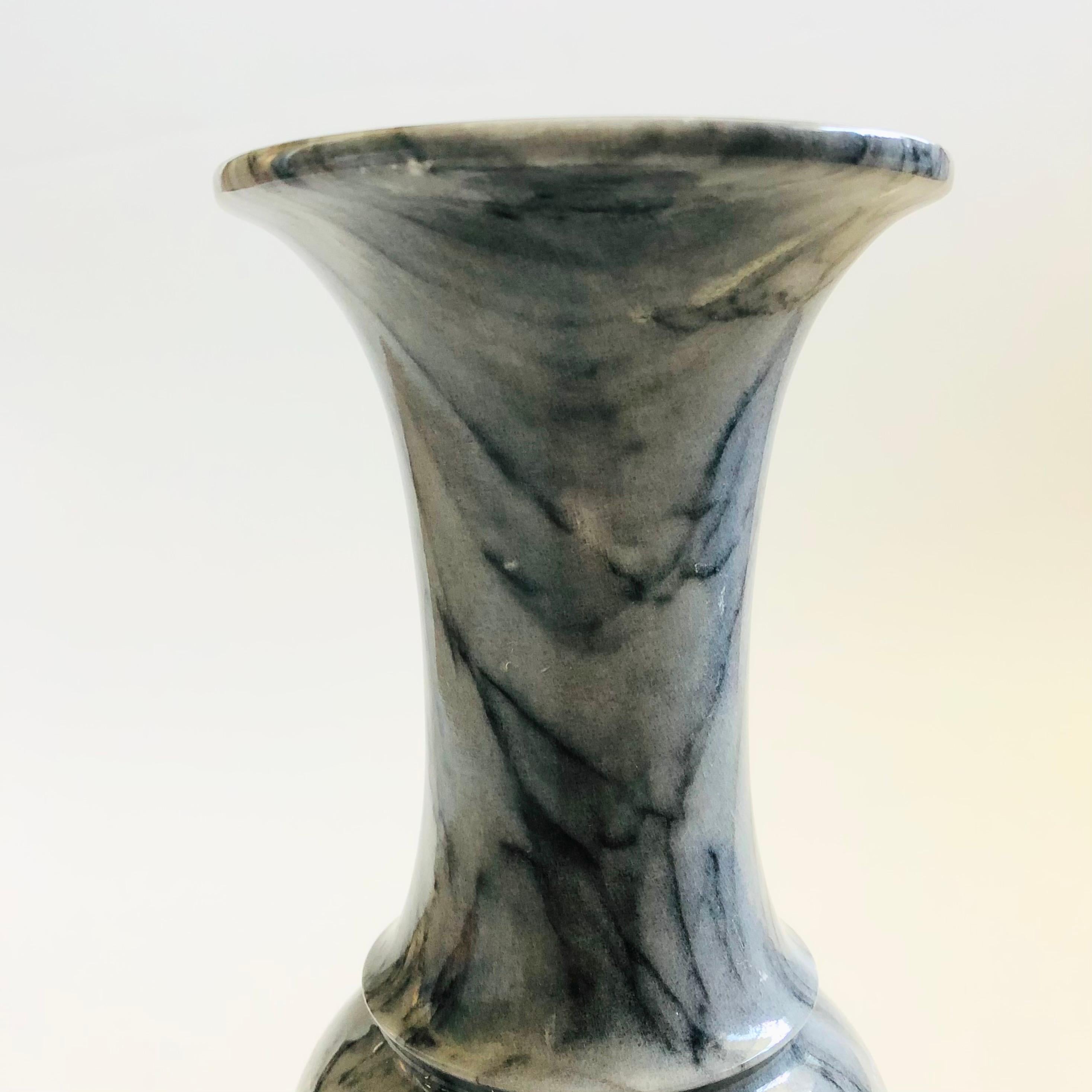 Große Marmorvase im Zustand „Gut“ im Angebot in Fairfield, CA