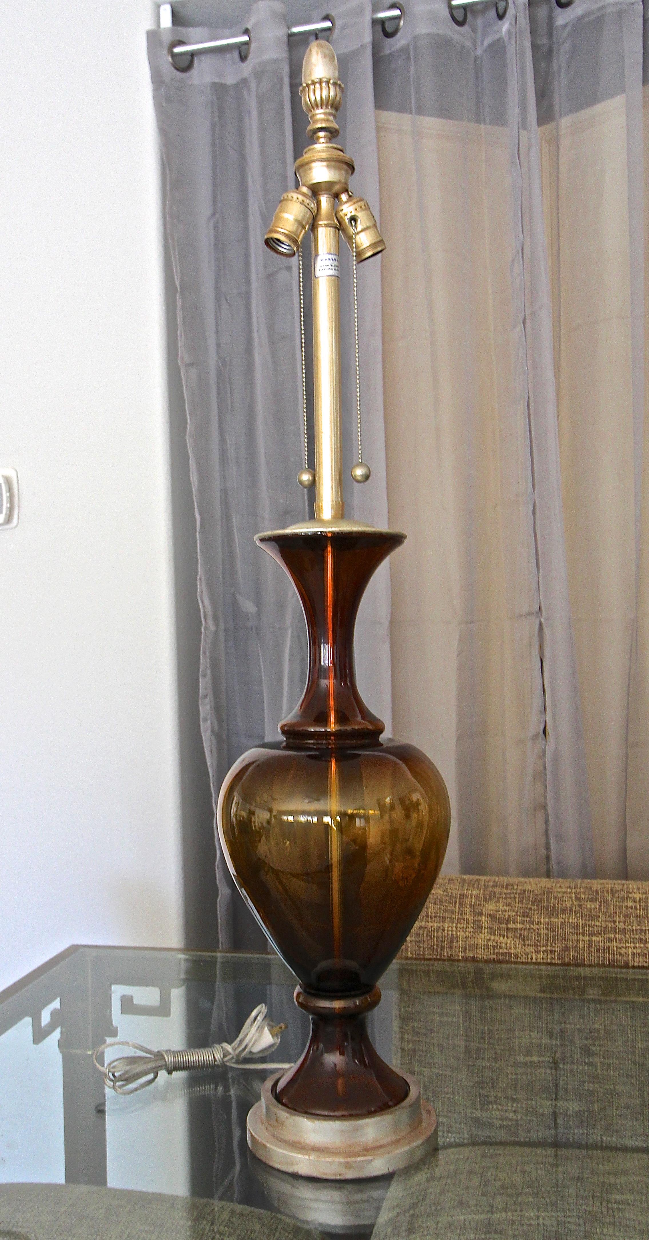 Large Marbro Swedish Root Beer Brown Glass Table Lamp In Good Condition For Sale In Palm Springs, CA