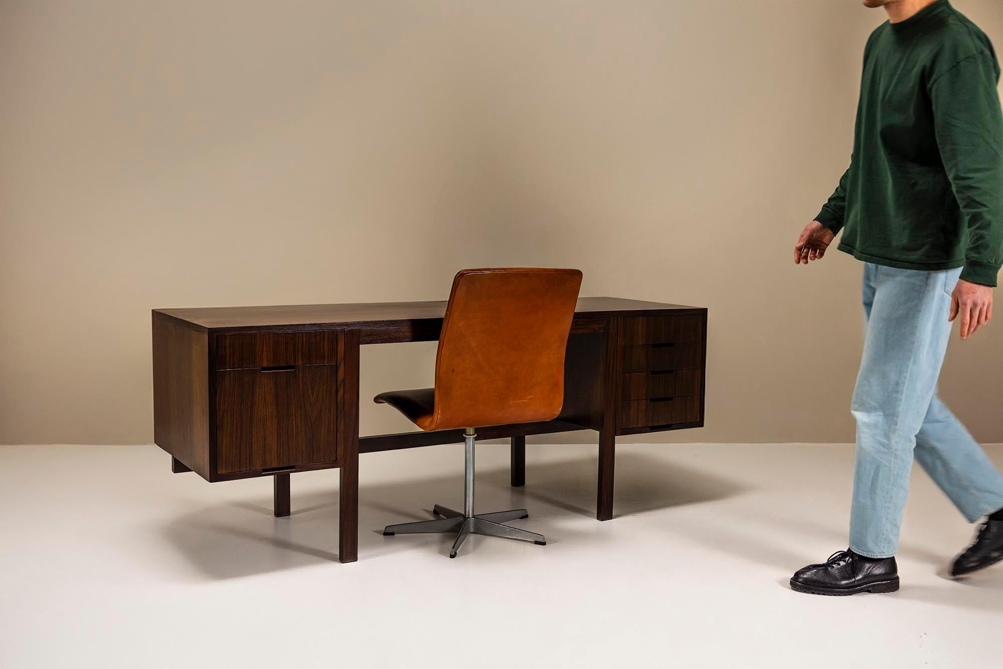 Mid-Century Modern Grand bureau Canaan de Marcel Breuer pour Gavina, Italie, années 1960 en vente