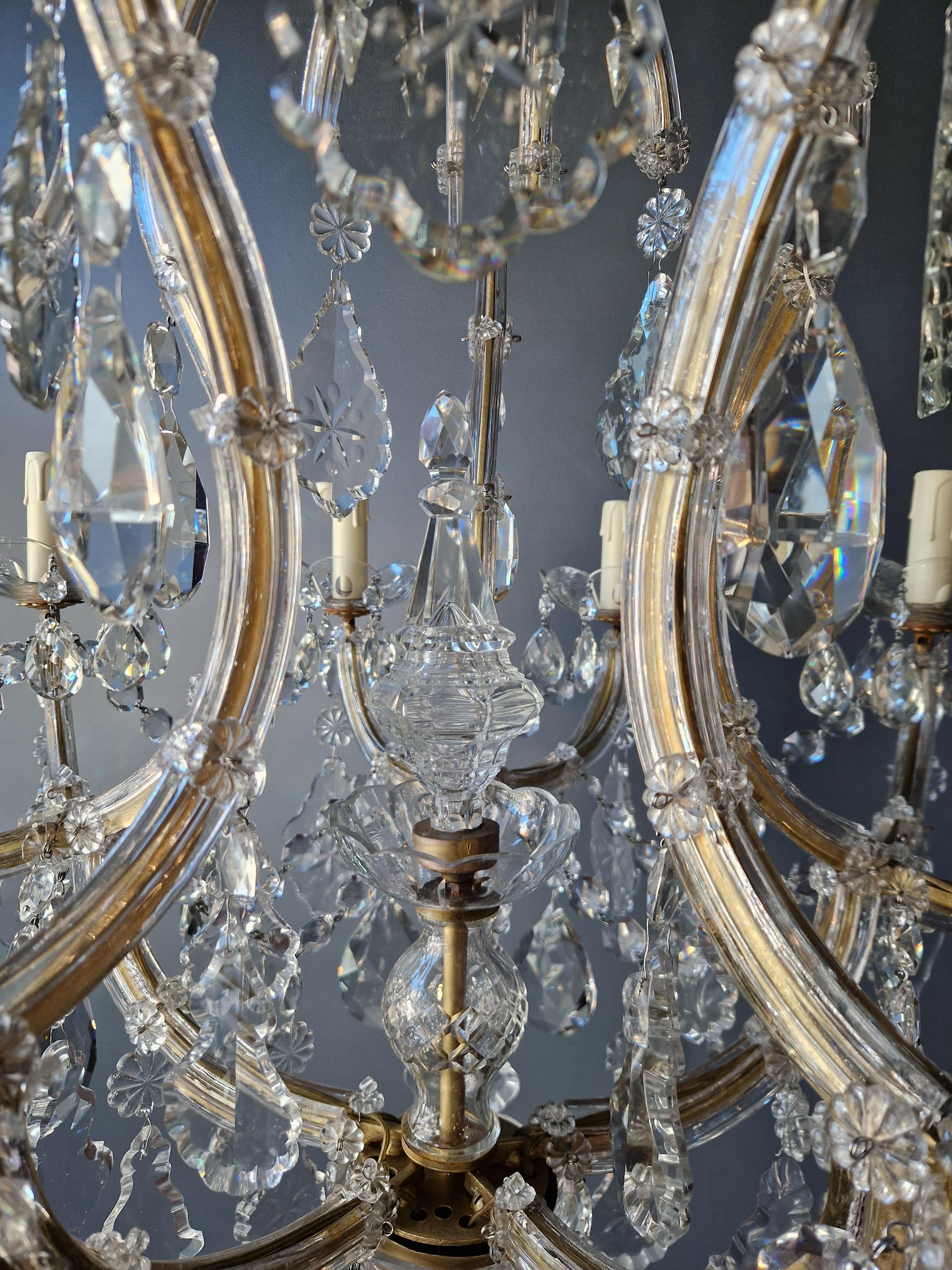 Grand lustre classique ancien en cristal Marie-Thérèse en verre transparent en vente 2