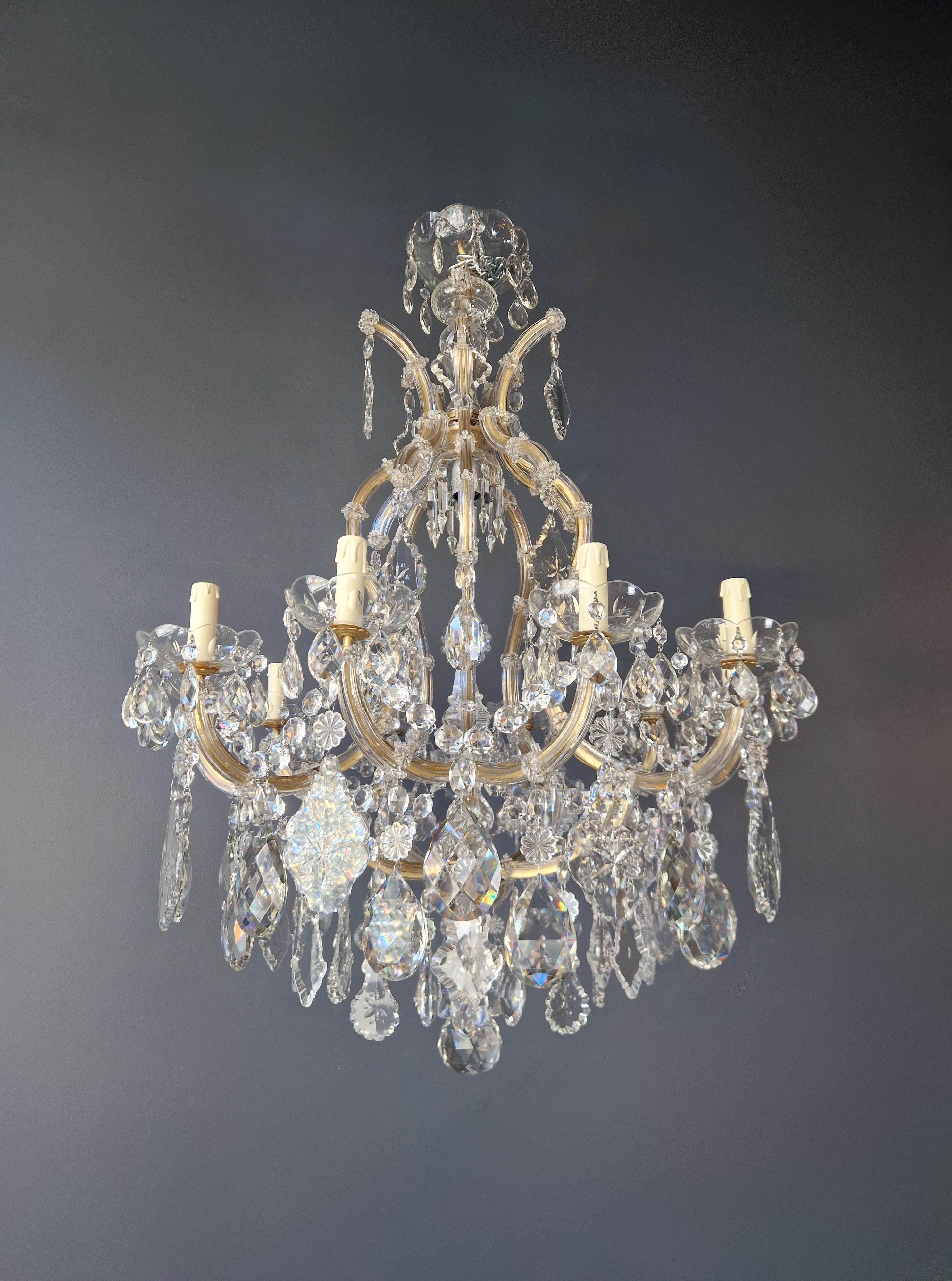 Large Maria Theresa Crystal Chandelier Antique Classic Clear Glass In Good Condition For Sale In Berlin, DE