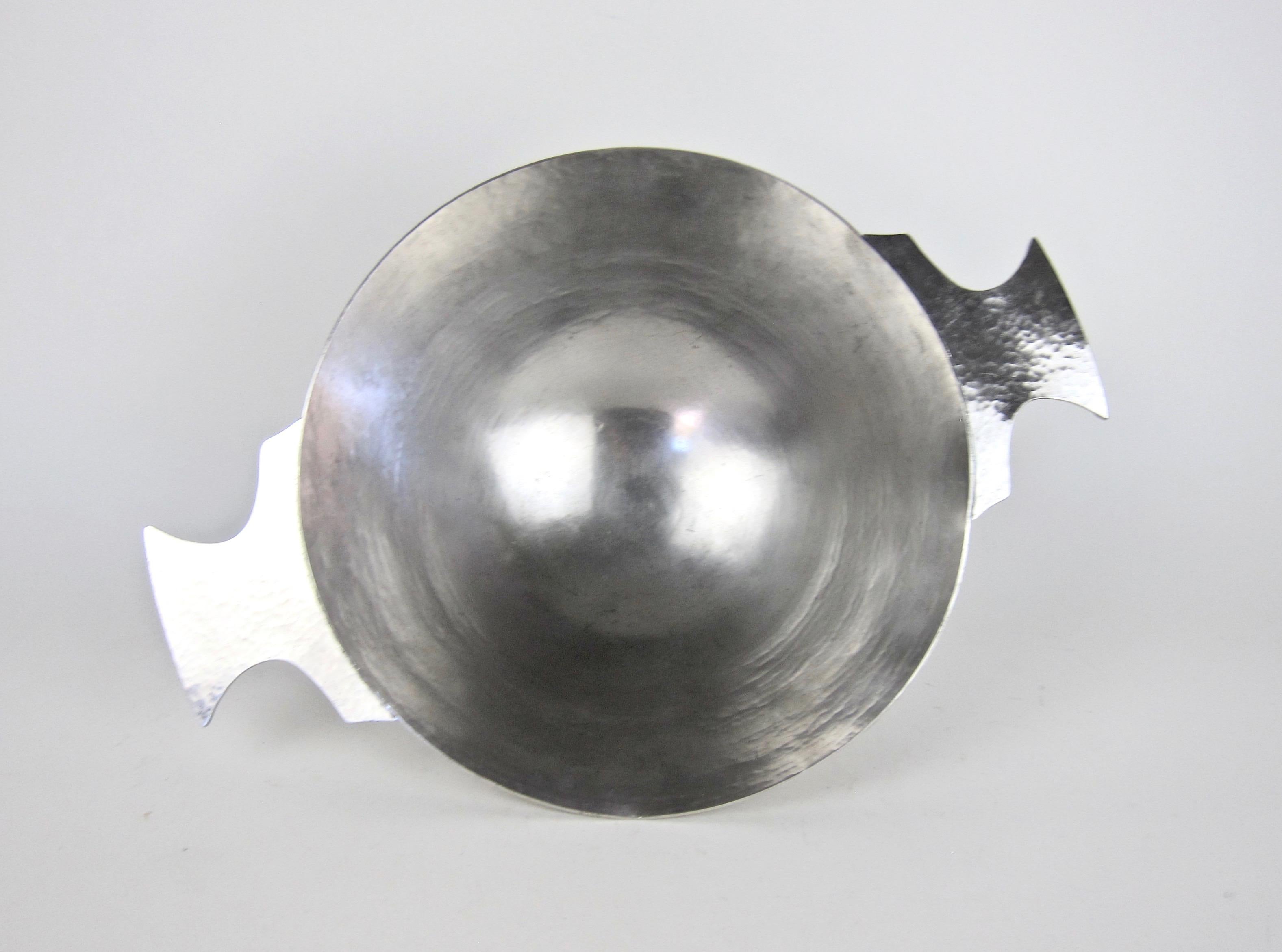 Large Marie Zimmermann Centerpiece Bowl in Hammered Silver Metal In Good Condition In Los Angeles, CA