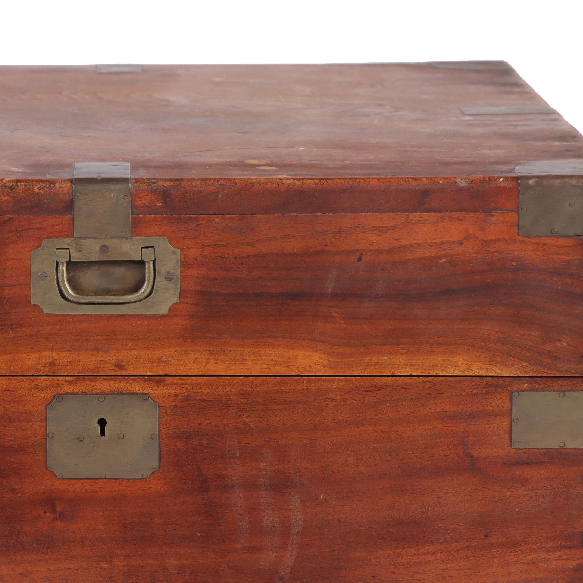 Large Marine Chest / Campaign Chest in Camphor Wood from the 19th Century For Sale 2
