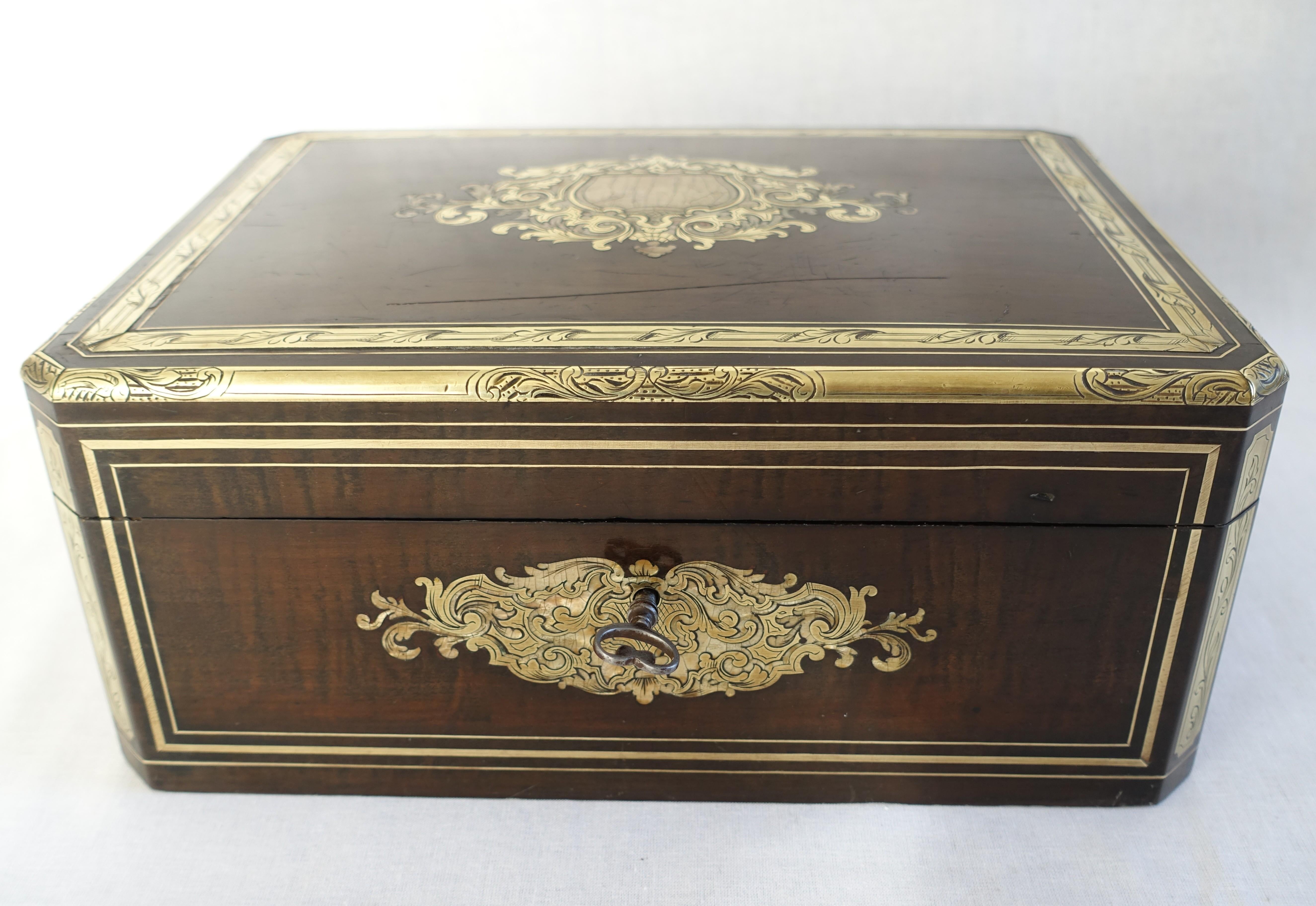 French Large marquetry jewelry box or casket, 19th century For Sale