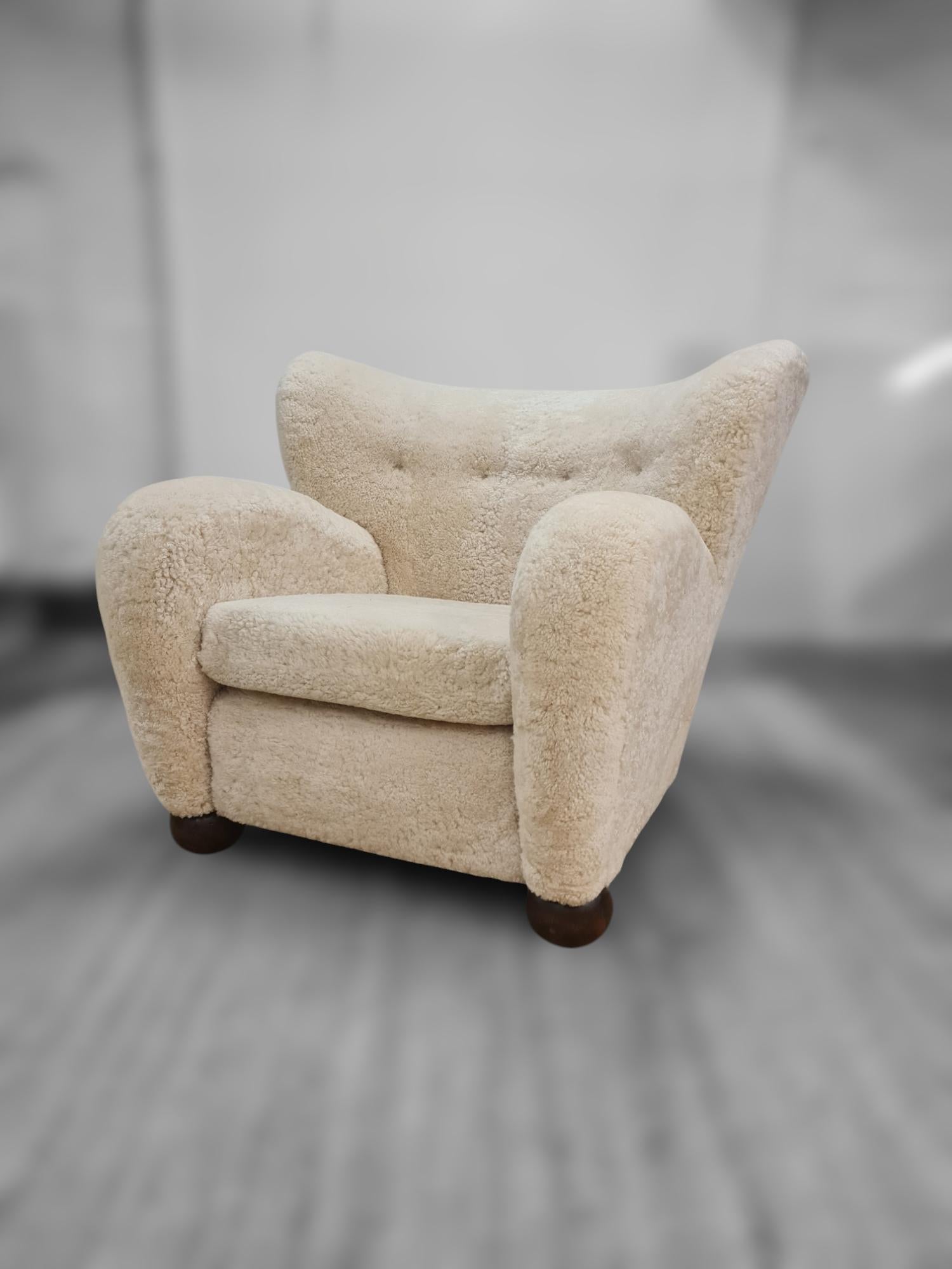 Mid-Century Modern Large Märta Blomstedt Aulanko Armchair in Moonlight Natural Sheepskin, 1940s For Sale