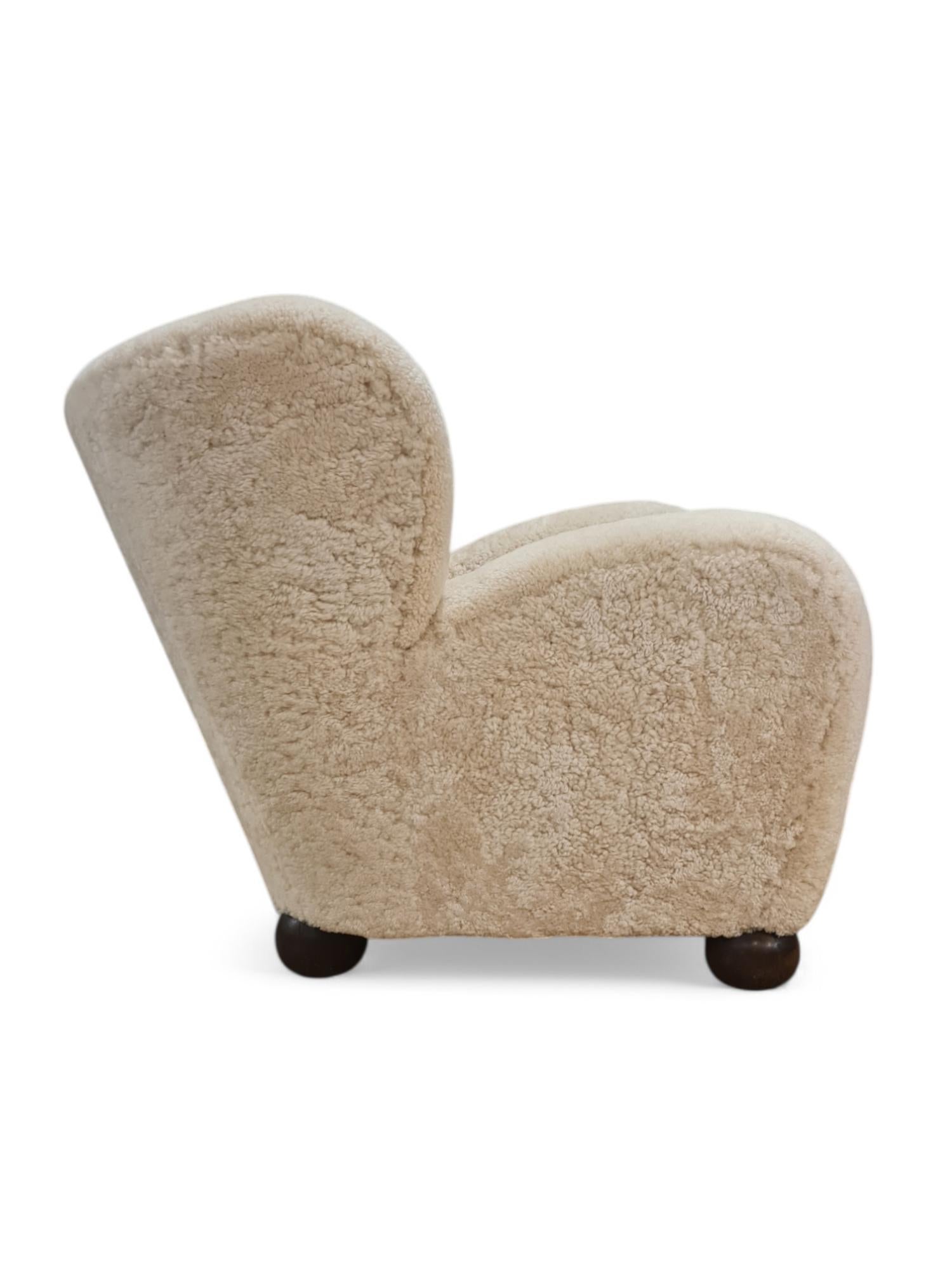 Mid-20th Century Large Märta Blomstedt Aulanko Armchair in Moonlight Natural Sheepskin, 1940s For Sale