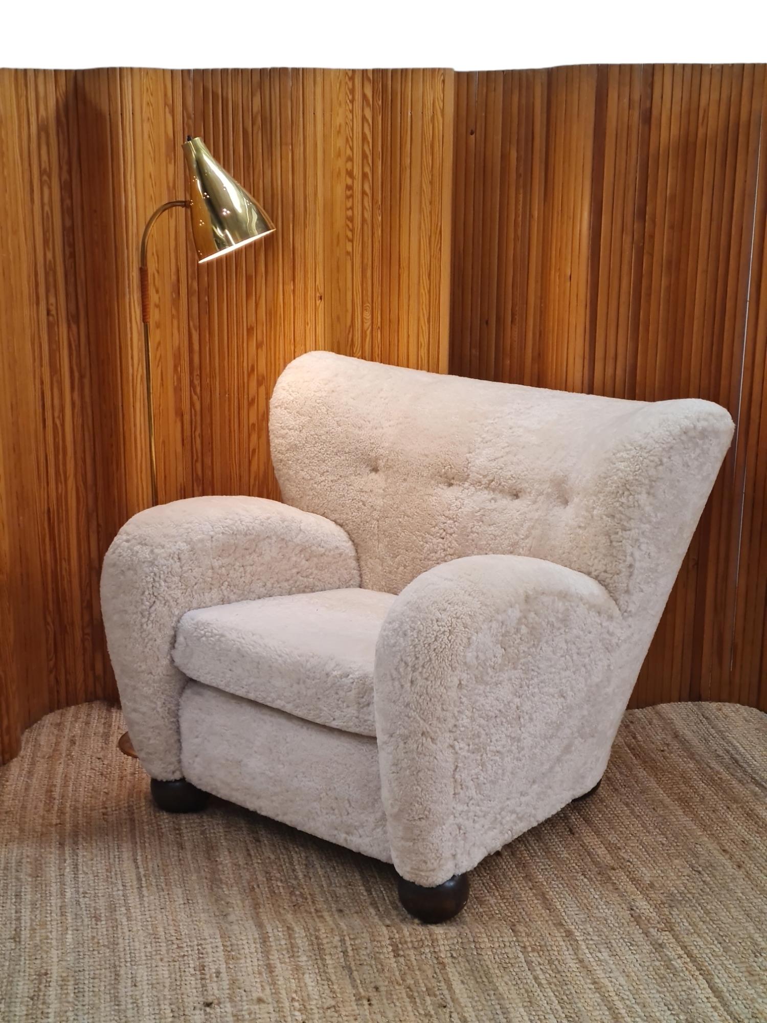 Large Märta Blomstedt Aulanko Armchair in Moonlight Natural Sheepskin, 1940s For Sale 1