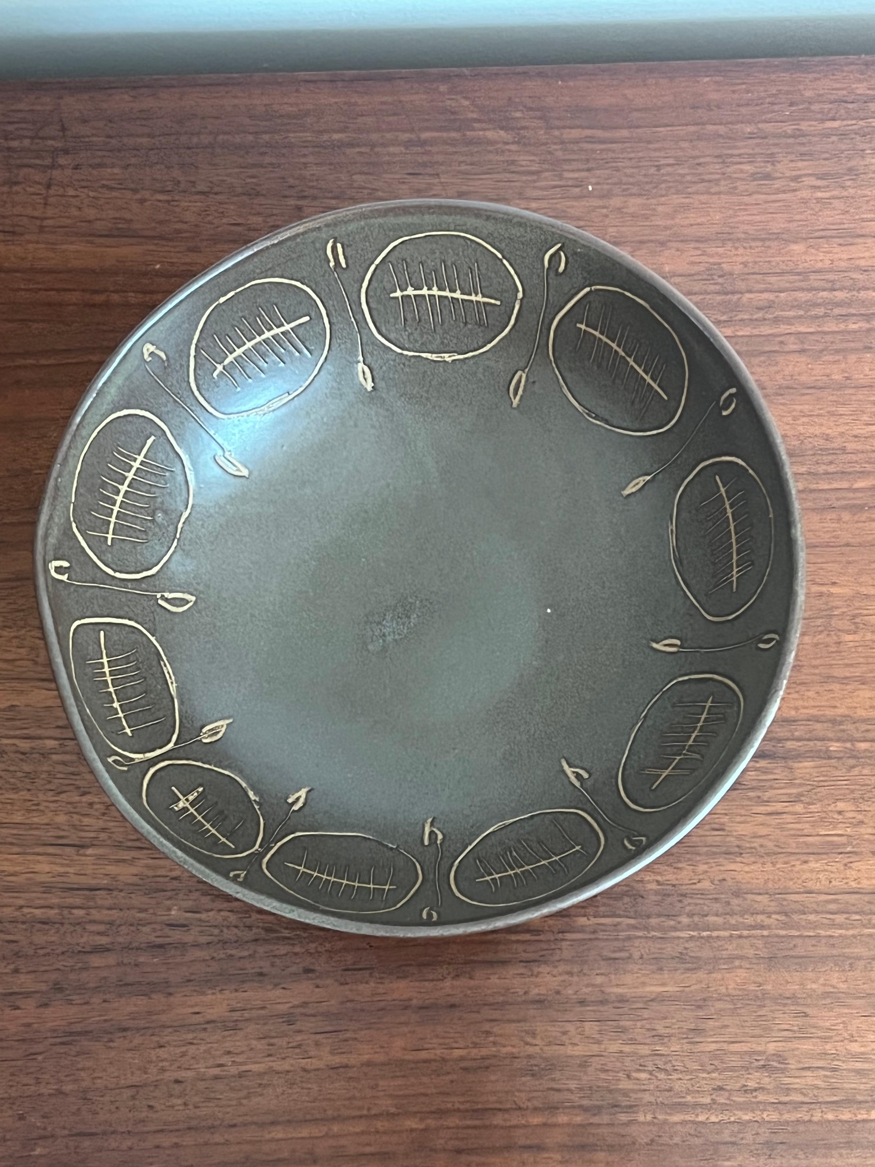 Mid-Century Modern Large Martz Centerpiece Bowl by Jane and Gordon Martz, Marshall Studios, Ceramic For Sale