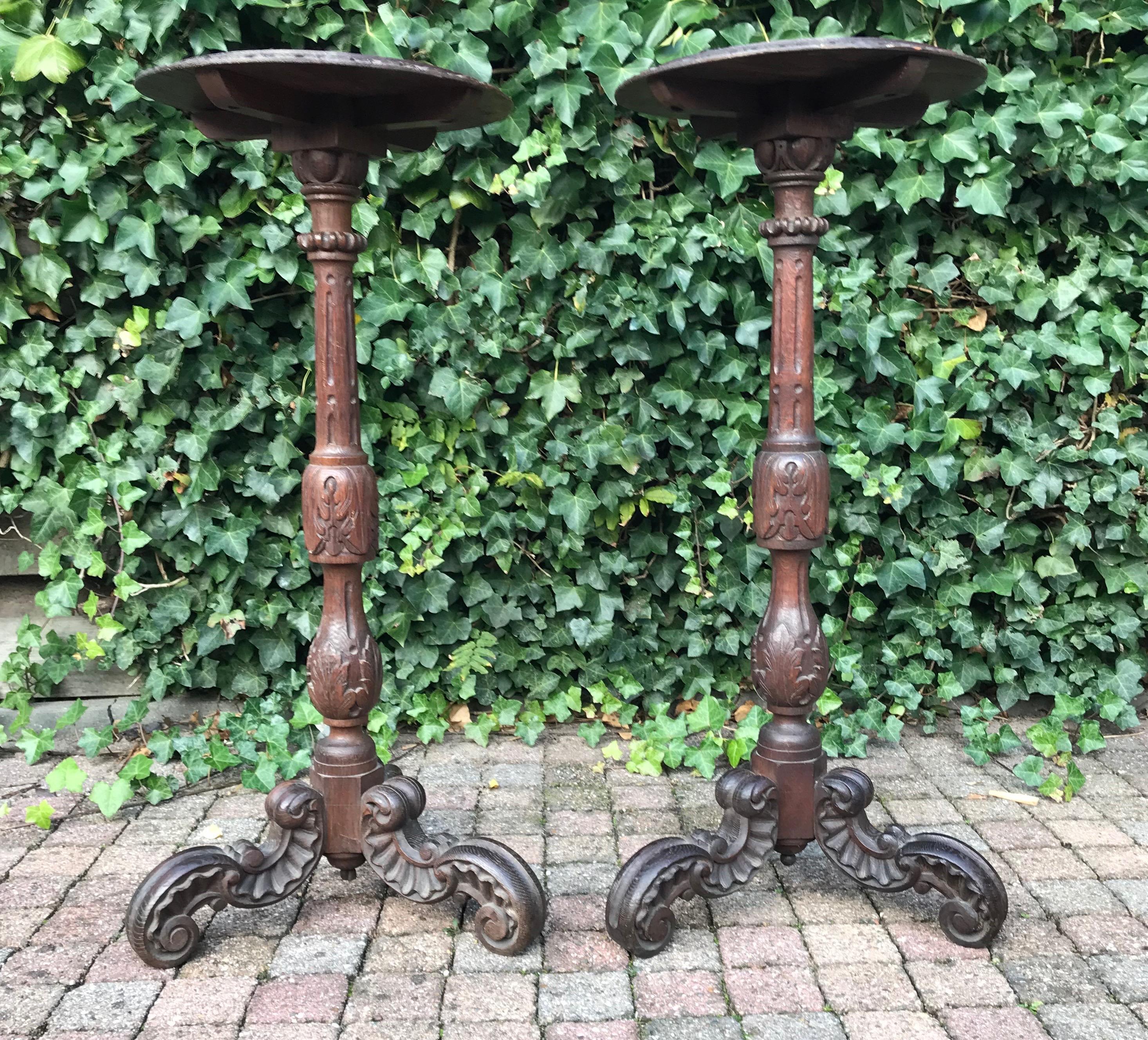 Neoclassical Large & Marvelous Pair of Handcrafted Oak Gueridon Flower Tables, Pedestals For Sale