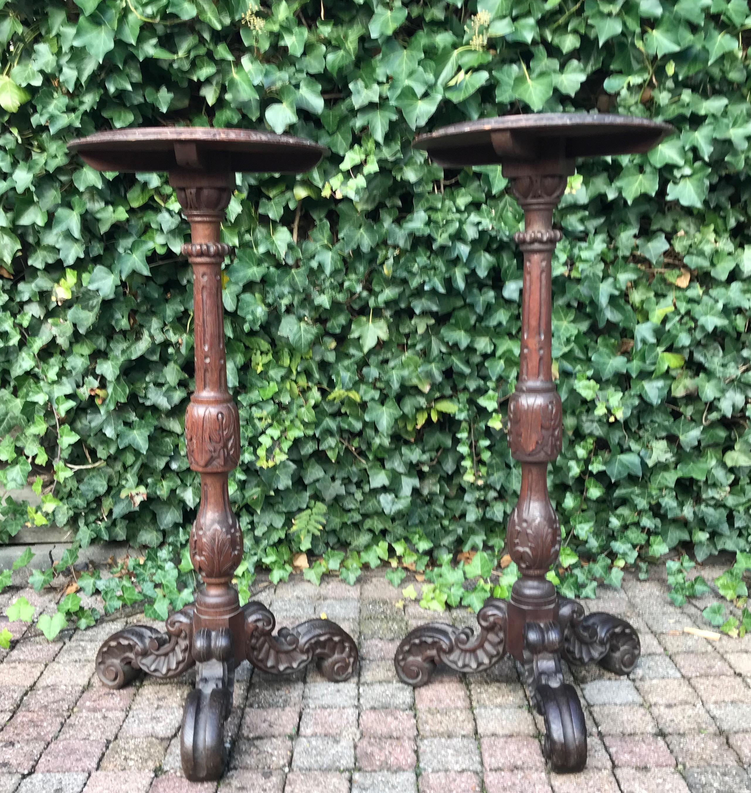 20th Century Large & Marvelous Pair of Handcrafted Oak Gueridon Flower Tables, Pedestals For Sale