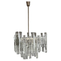 Lampadario Kalmar Austria di forma grande e meravigliosa in vetro di Murano colorato e nichel