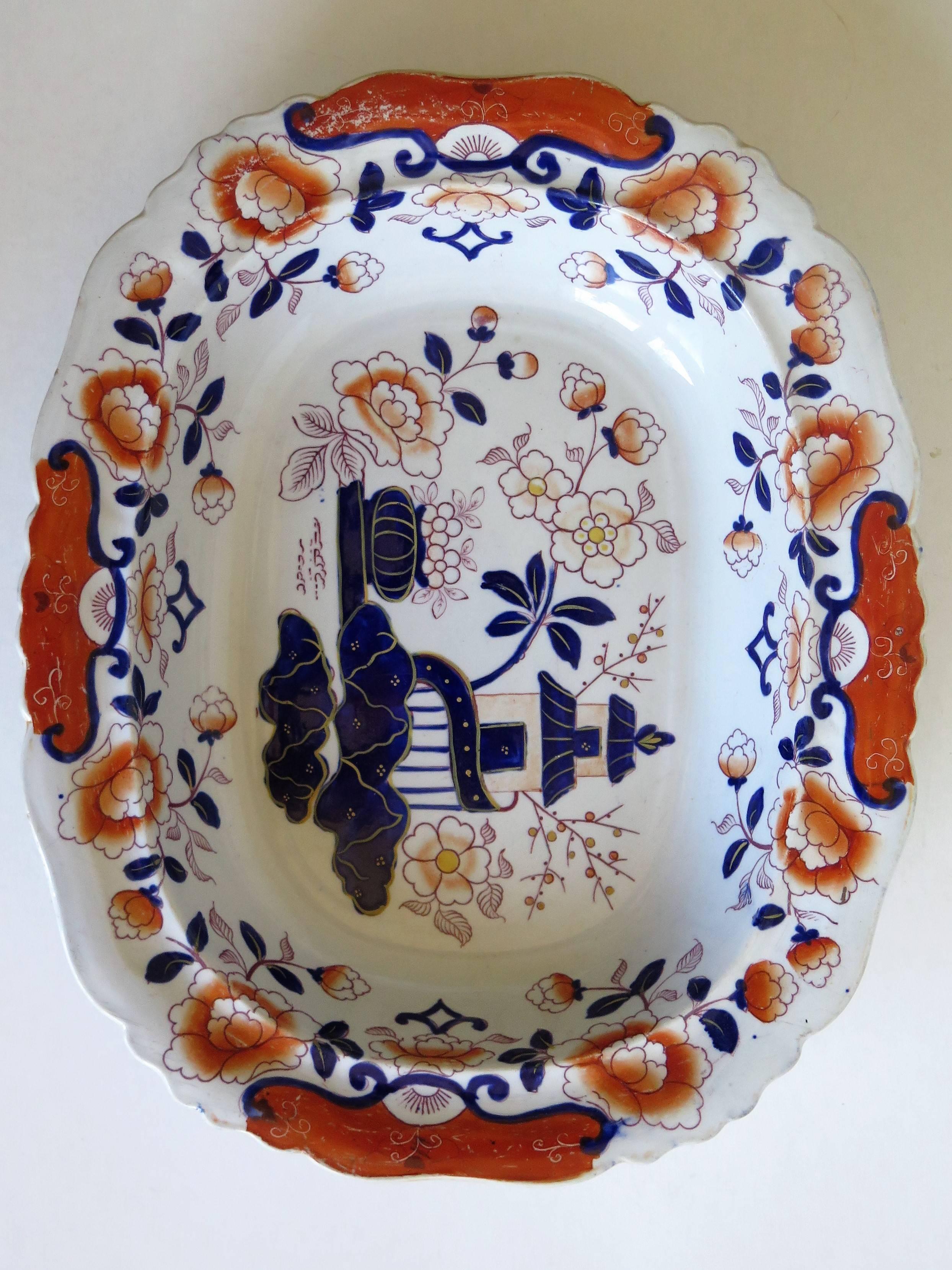 Hand-Painted Large Mason's Ashworth's Ironstone Dish Chinoiserie Pattern 124, circa 1865 For Sale
