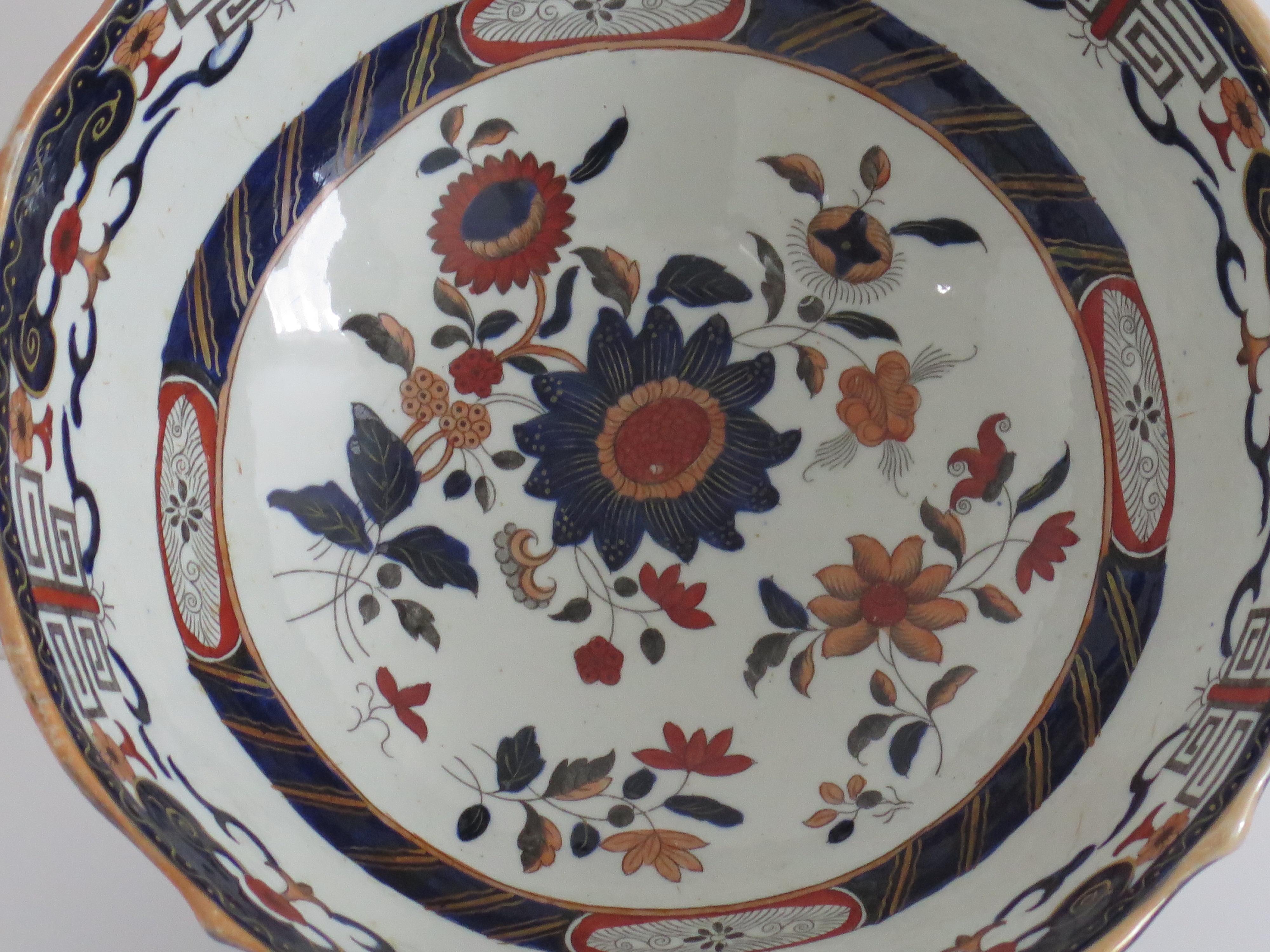 Large Mason's Ironstone Bowl in Chinoiserie Greek Key floral Pattern, circa 1838 3