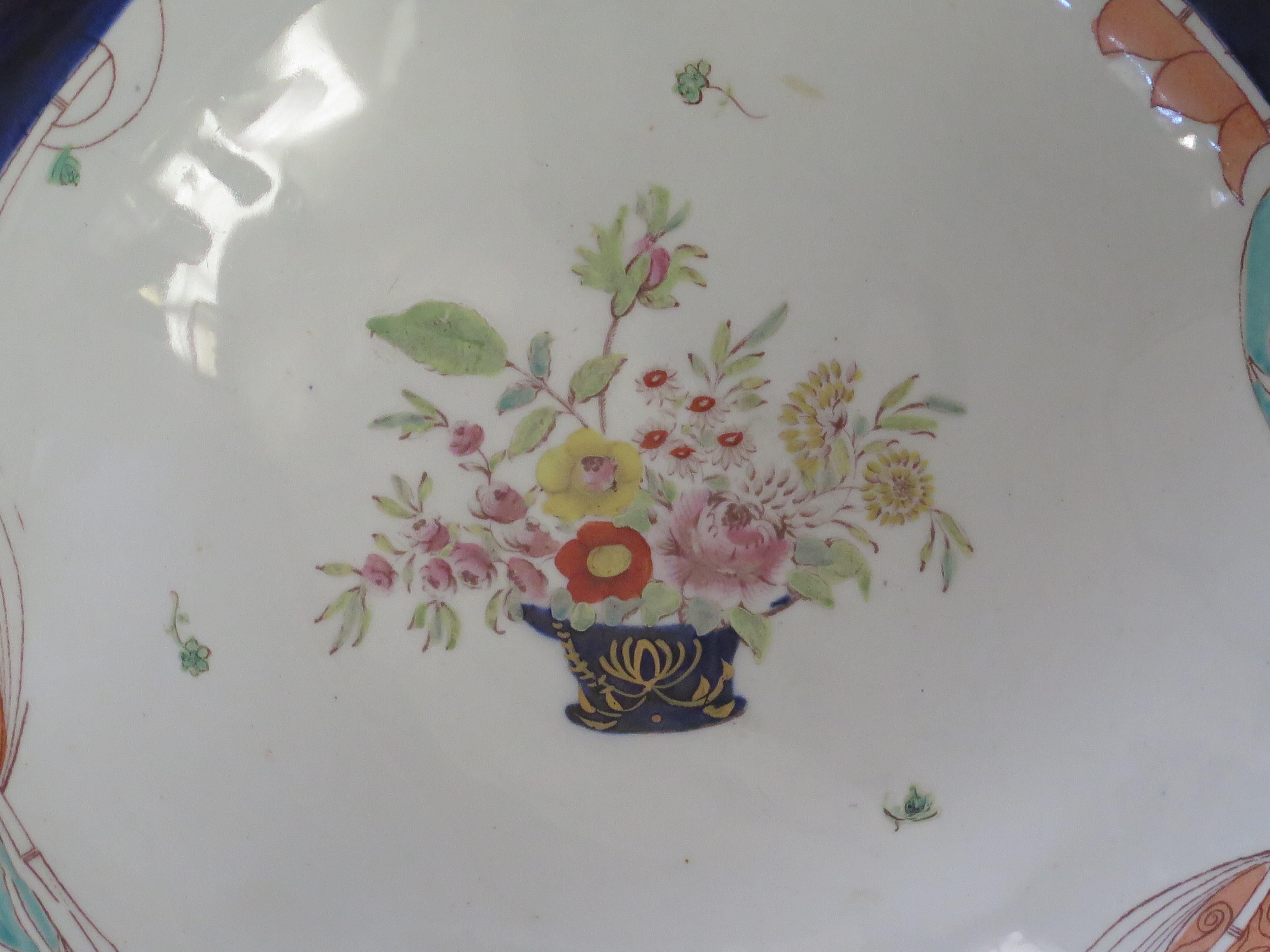 Grande ciotola da pranzo in pietra di Mason's Ironstone con cesto di foglie e fiori arricciati, circa 1838 in vendita 3