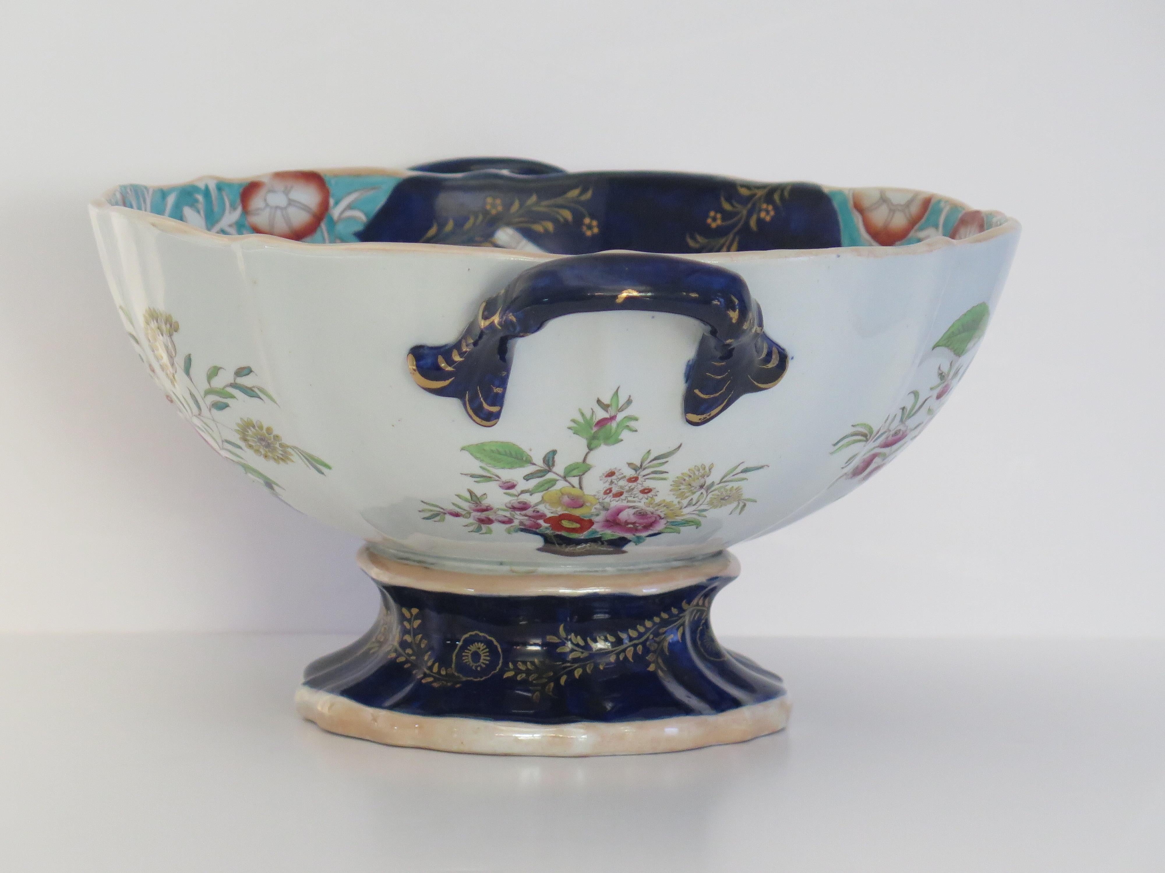 Large Masons Ironstone Punch Bowl in Curled Leaf & Flower Basket ptn, circa 1838 In Good Condition For Sale In Lincoln, Lincolnshire