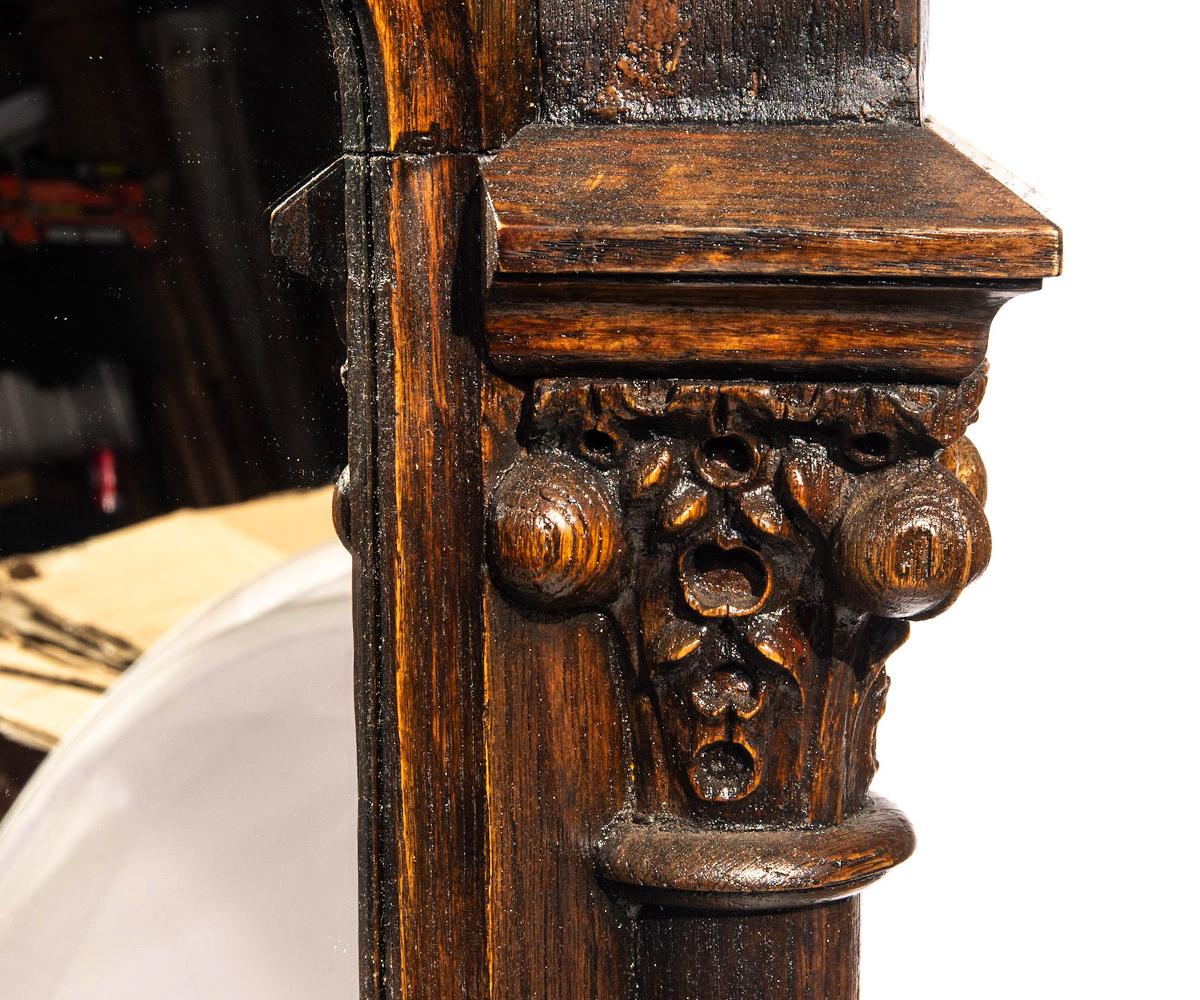 Intagliato a mano Grande/massiccio Antique Mirror del XVII secolo, chiesa/castello di epoca gotica in vendita
